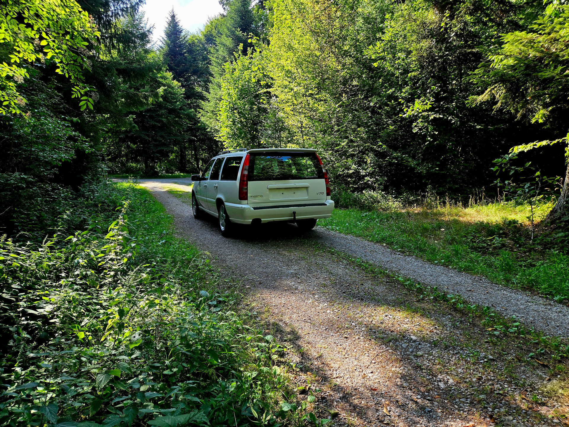 VOLVO V70 2.5-image-9