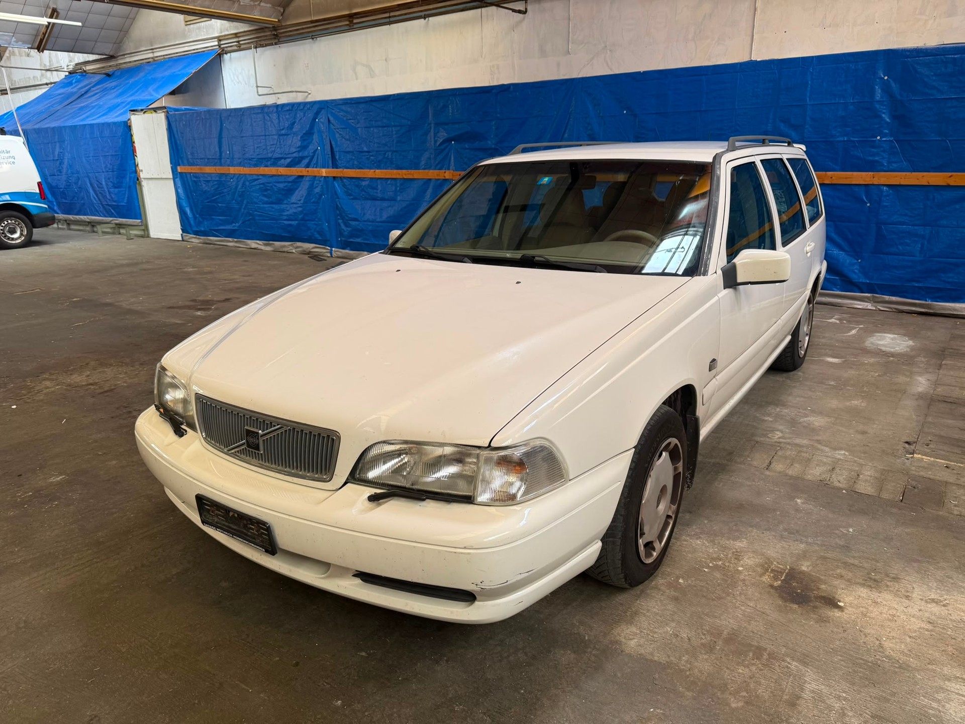 VOLVO V70 2.5