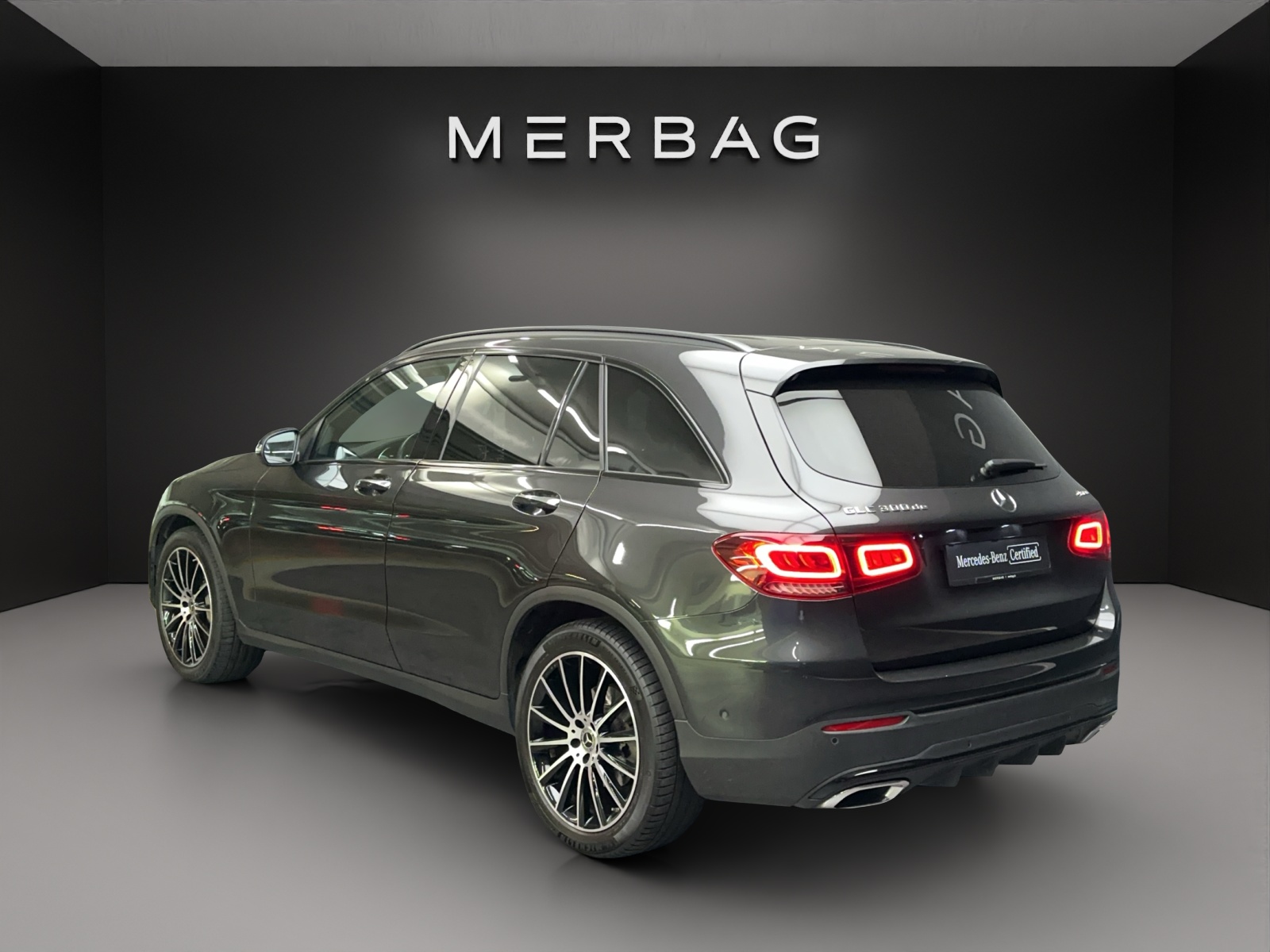 MERCEDES-BENZ GLC 300 de AMG Line 4M A-image-3