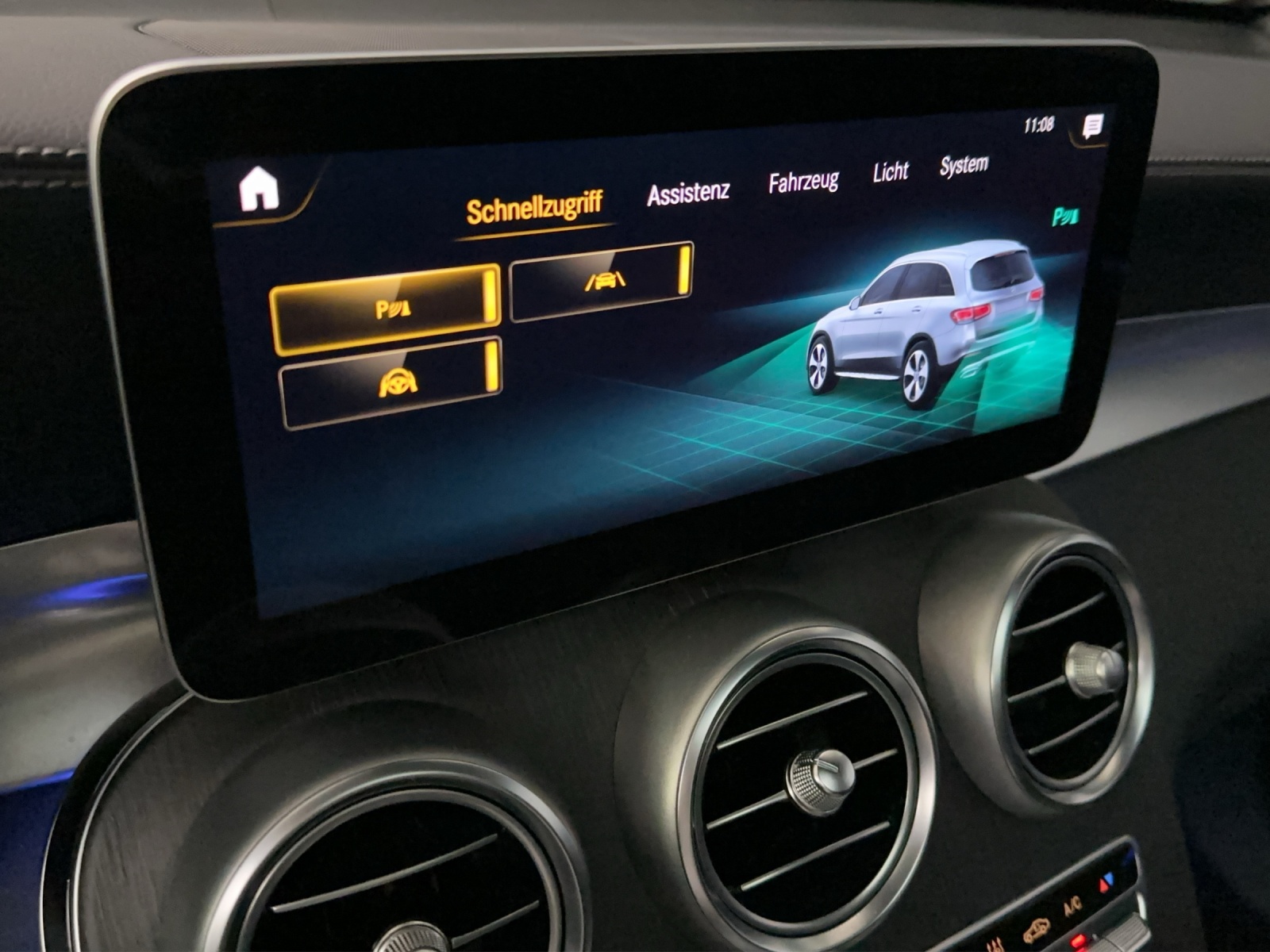 MERCEDES-BENZ GLC 300 de AMG Line 4M A-image-10
