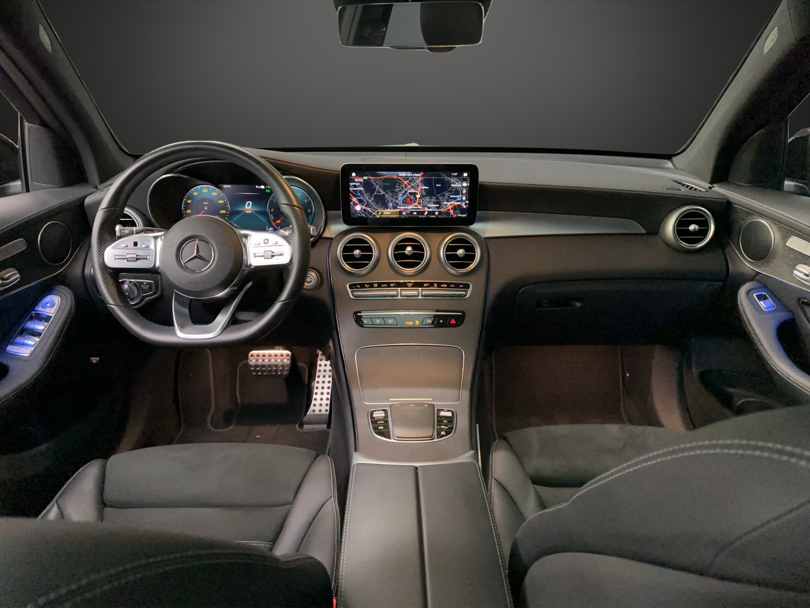 MERCEDES-BENZ GLC 300 de AMG Line 4M A-image-5