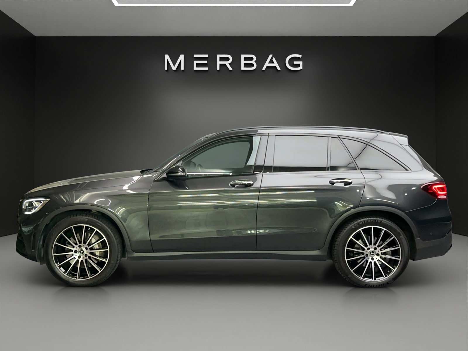 MERCEDES-BENZ GLC 300 de AMG Line 4M A-image-2