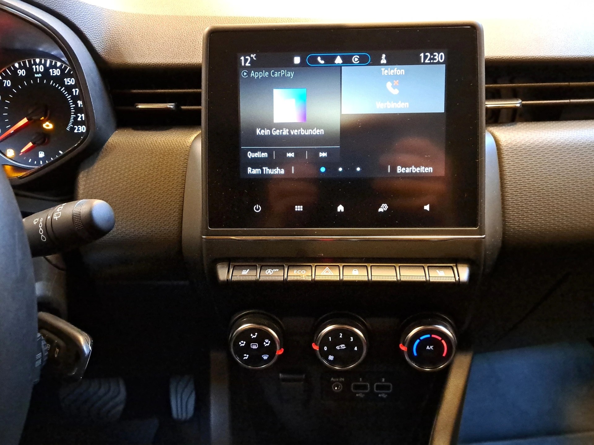 RENAULT Clio 1.0 Intens CVT-image-9