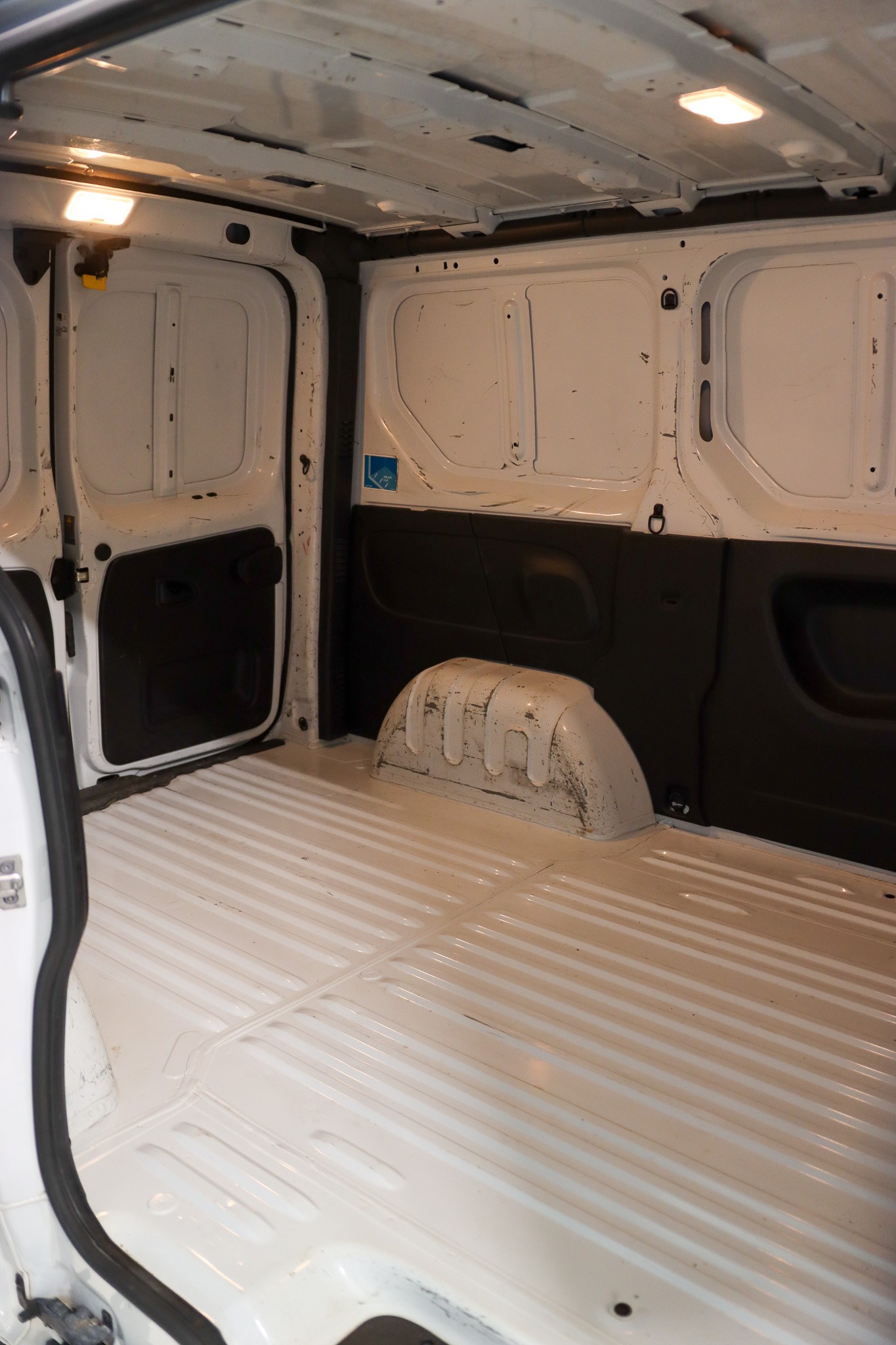 NISSAN NV300 dCi 120 2.9 L1H1 Pro-image-12