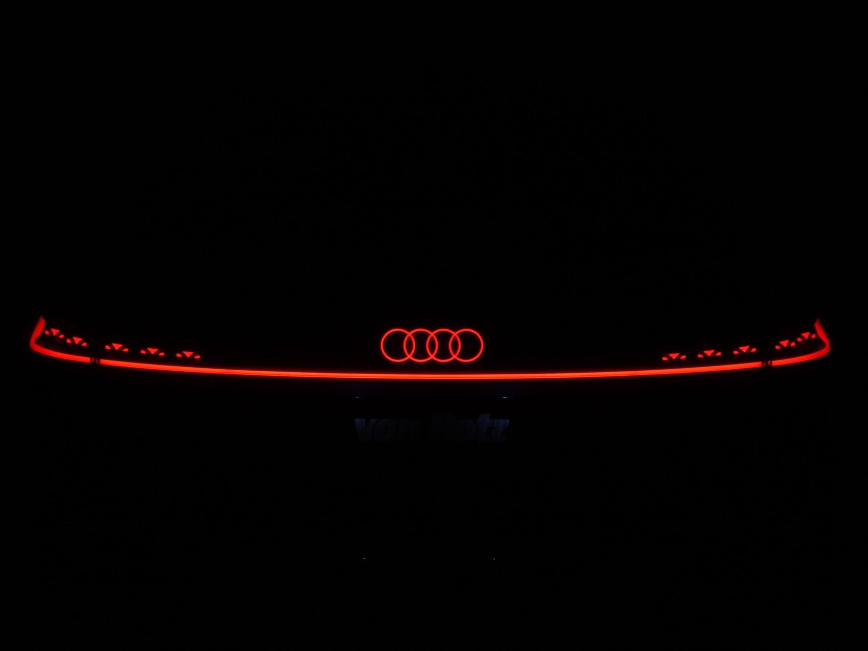 AUDI A6 e-tron Avant quattro S line-image-3