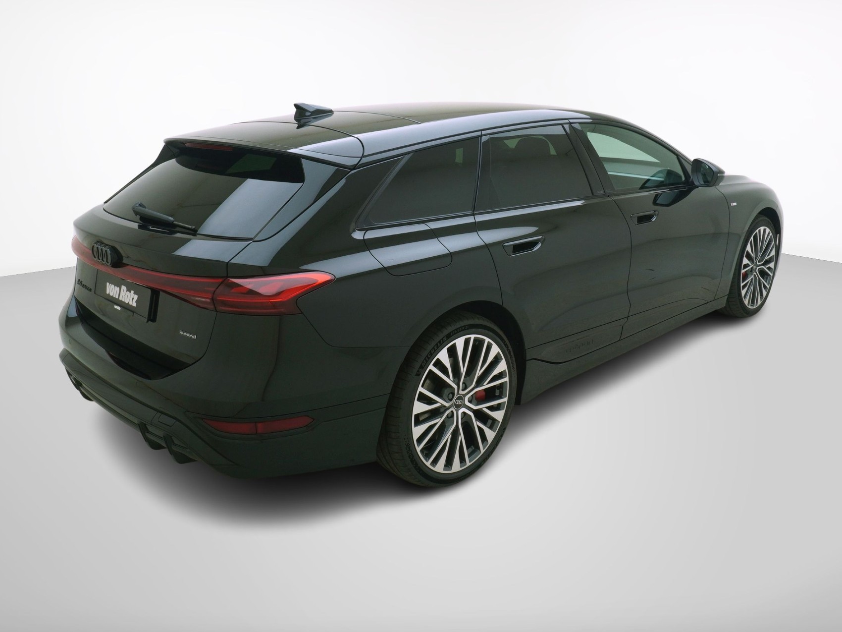 AUDI A6 e-tron Avant quattro S line-image-5