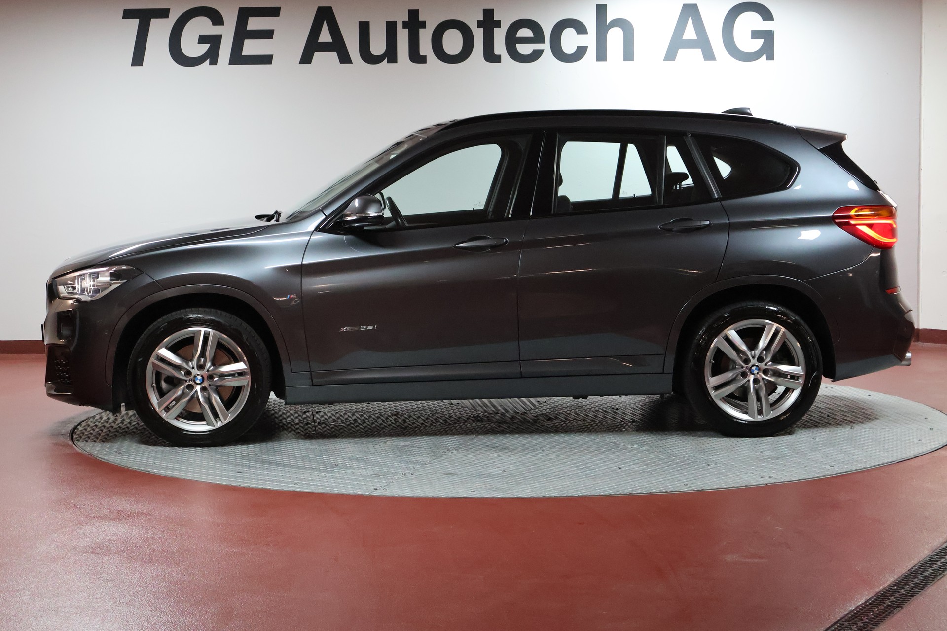 BMW X1 xDrive 25i M Sport Steptronic-image-3