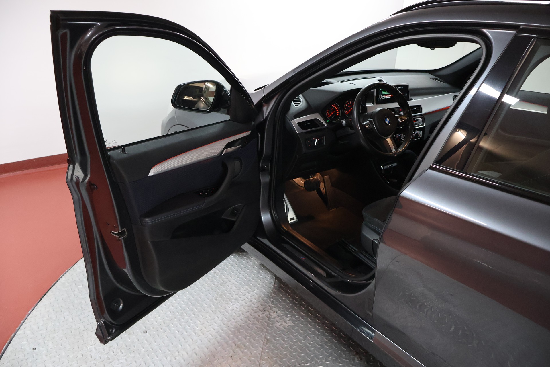 BMW X1 xDrive 25i M Sport Steptronic-image-4