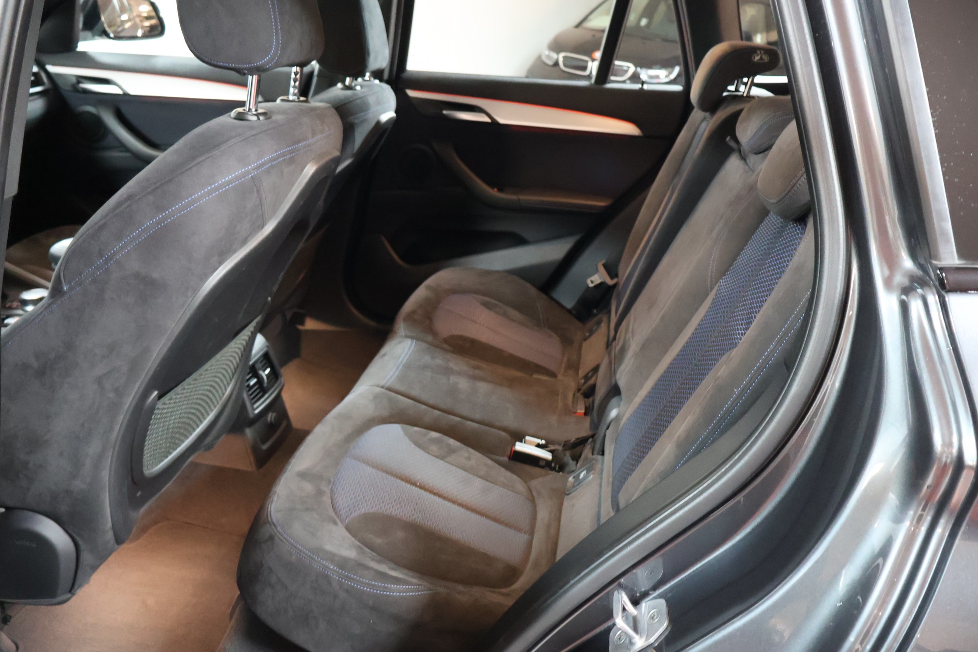 BMW X1 xDrive 25i M Sport Steptronic-image-19