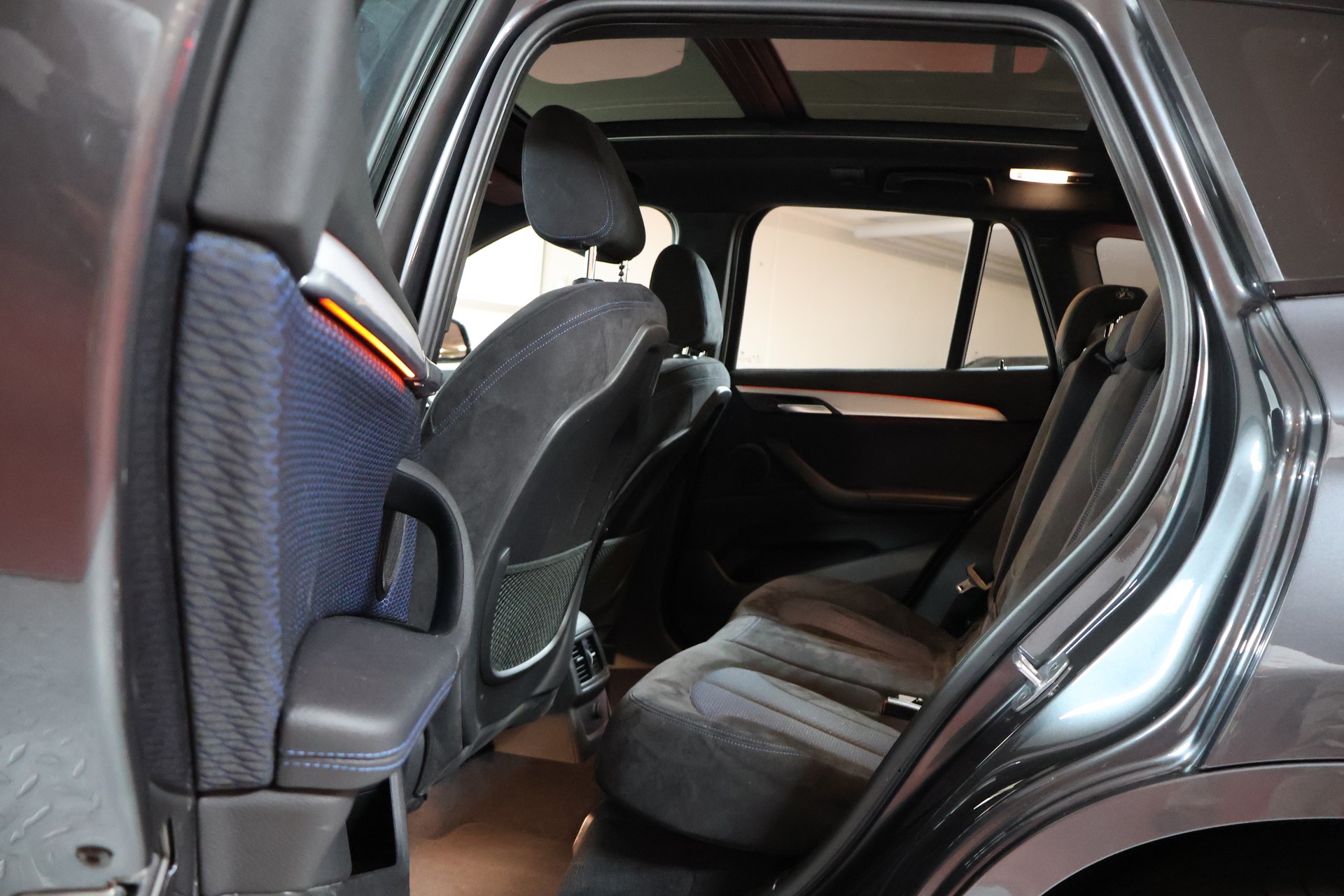 BMW X1 xDrive 25i M Sport Steptronic-image-18