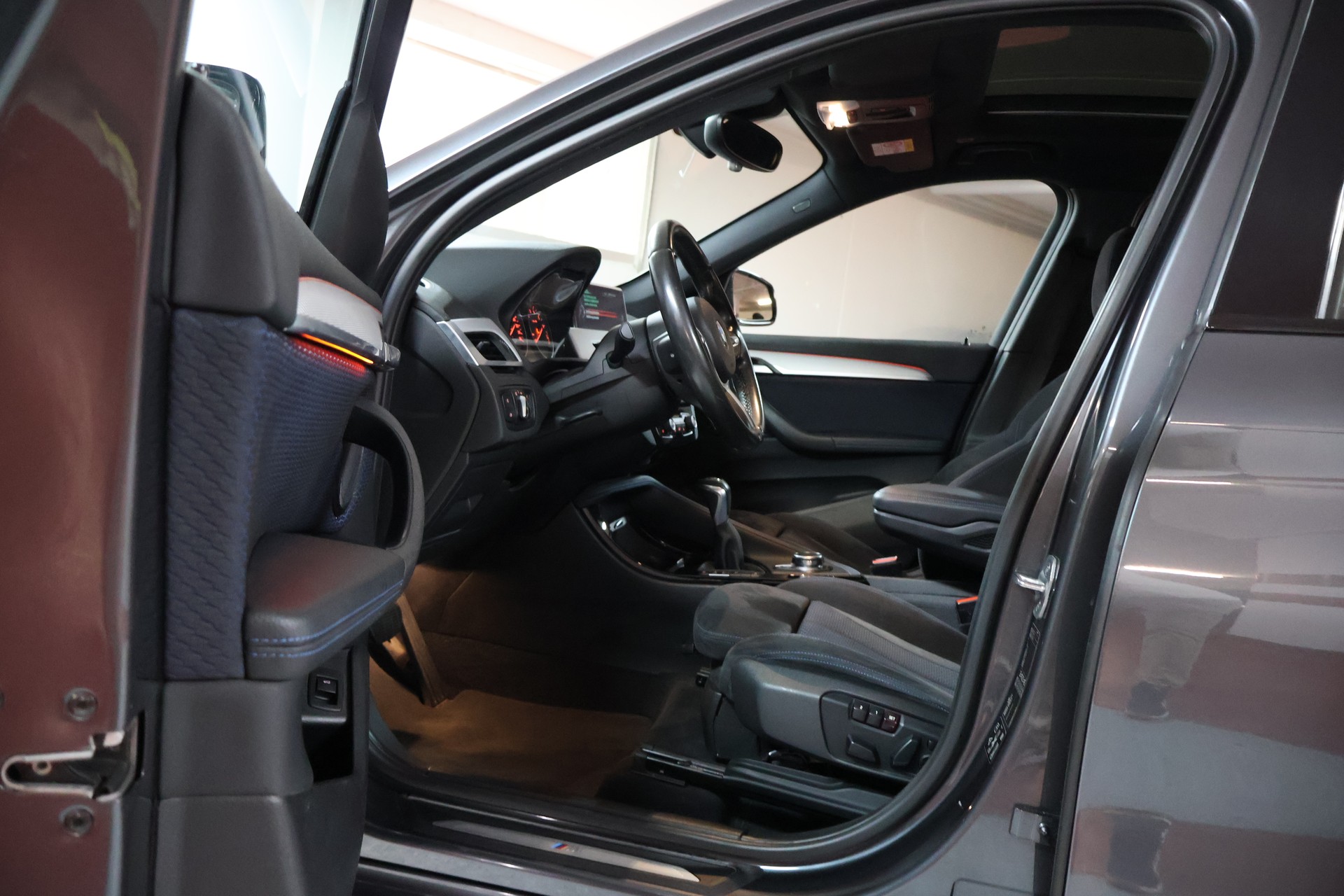 BMW X1 xDrive 25i M Sport Steptronic-image-5
