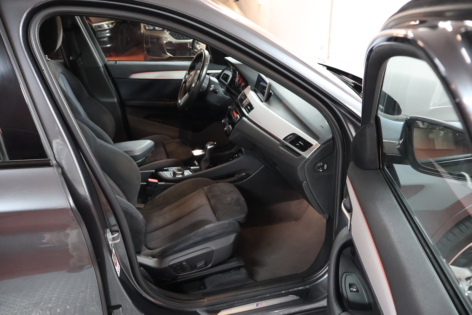 BMW X1 xDrive 25i M Sport Steptronic-image-15