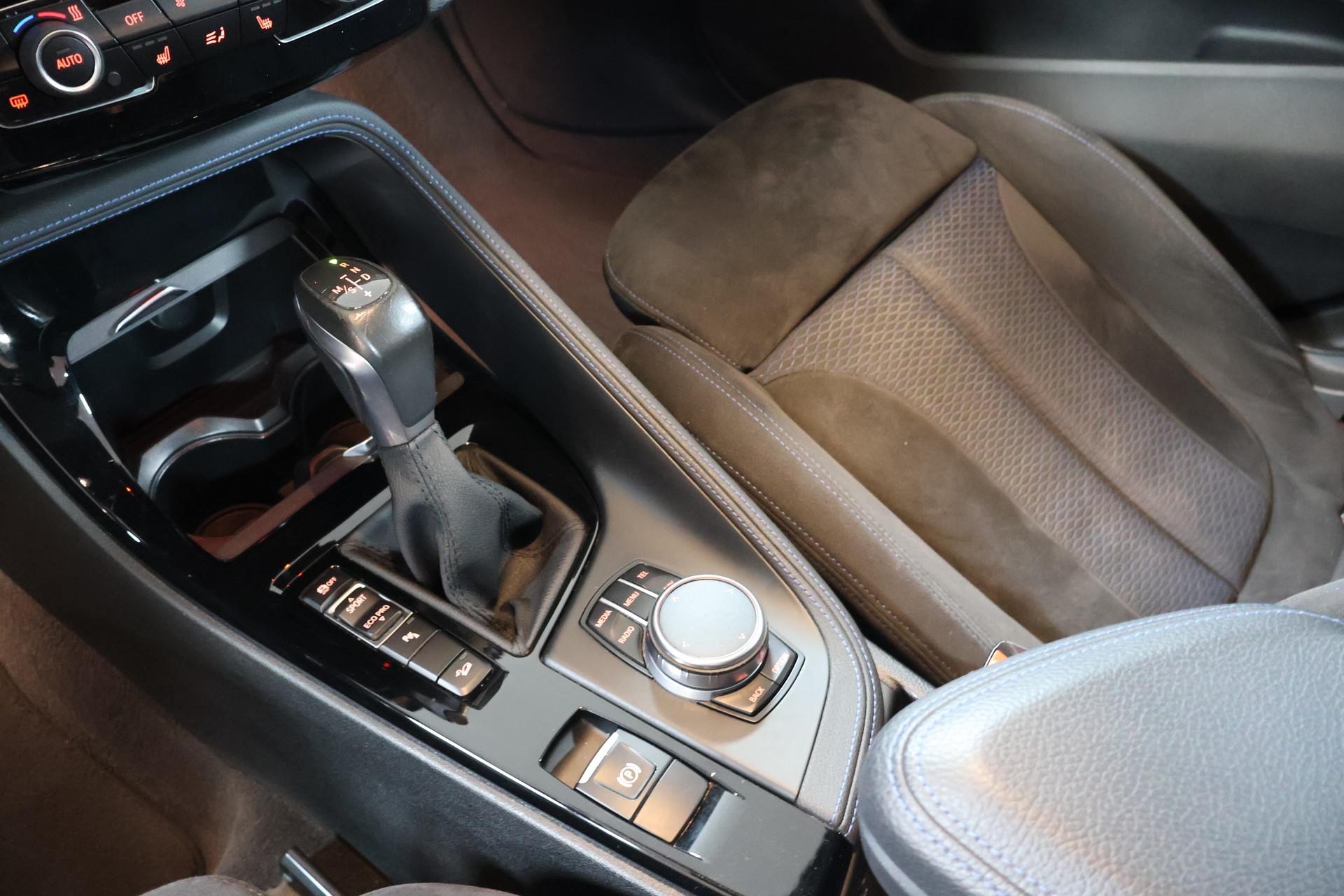 BMW X1 xDrive 25i M Sport Steptronic-image-12