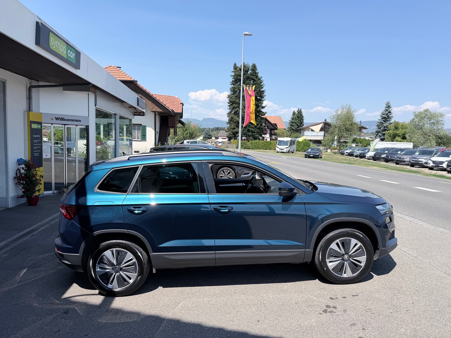 SKODA Karoq 2.0 TDI CR Ambition 4x4 DSG+++ANHÄNGERKUPPLUNG+++-image-3