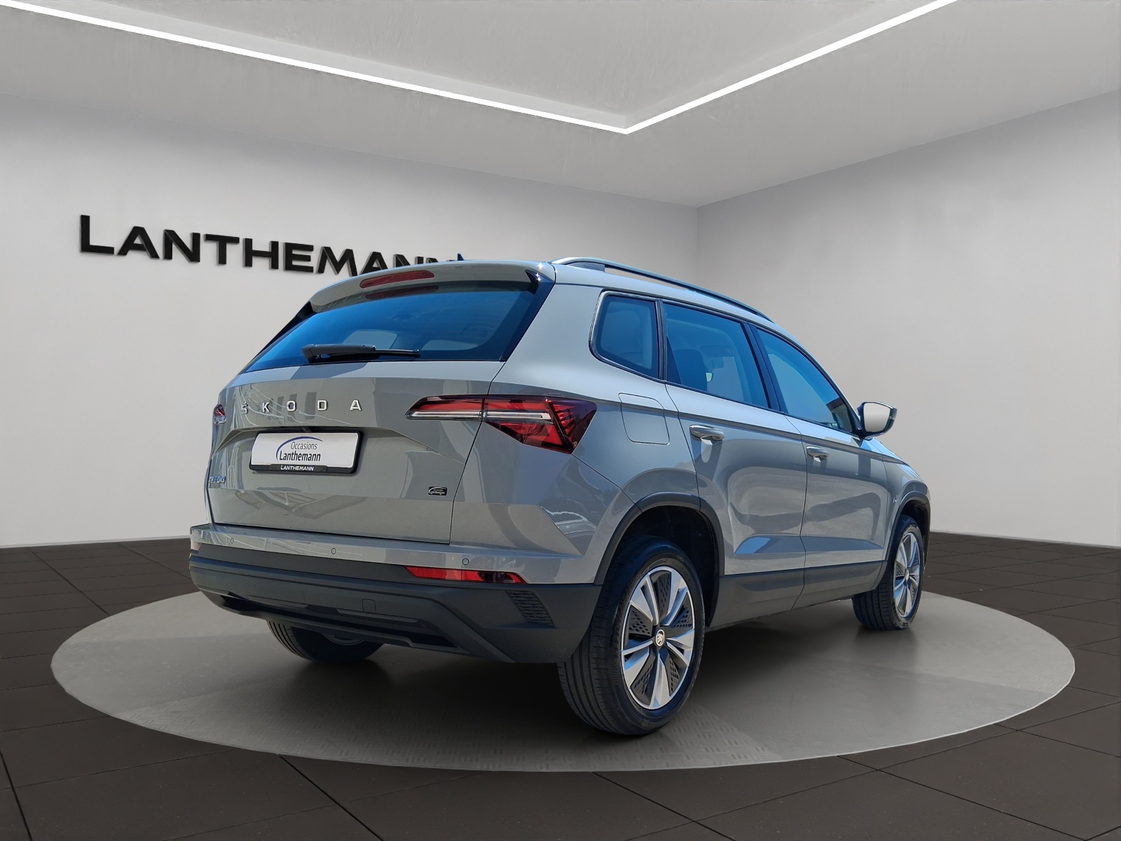 SKODA Karoq 1.5 TSI Ambition-image-4