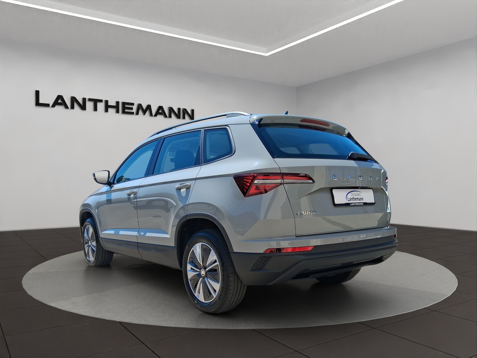 SKODA Karoq 1.5 TSI Ambition-image-2