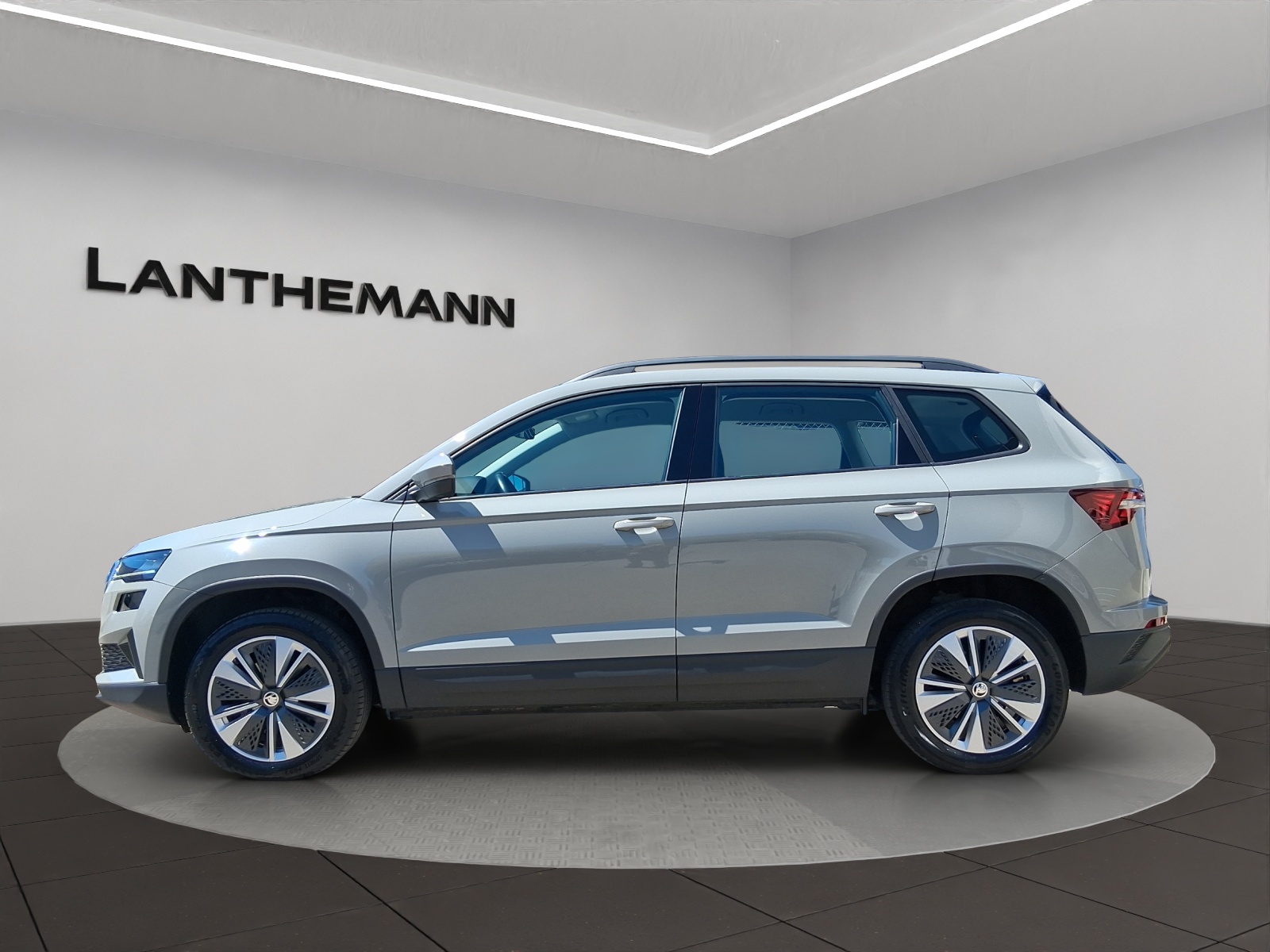 SKODA Karoq 1.5 TSI Ambition-image-1