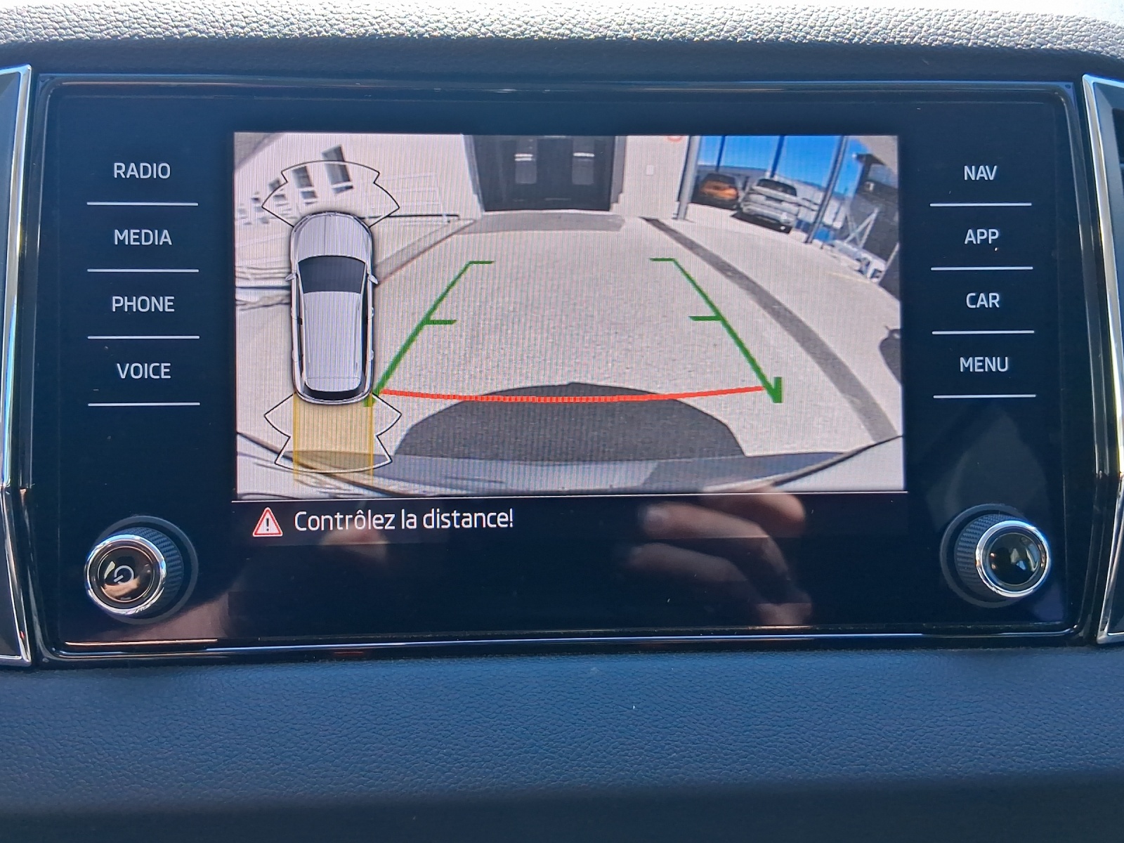 SKODA Karoq 1.5 TSI Ambition-image-12