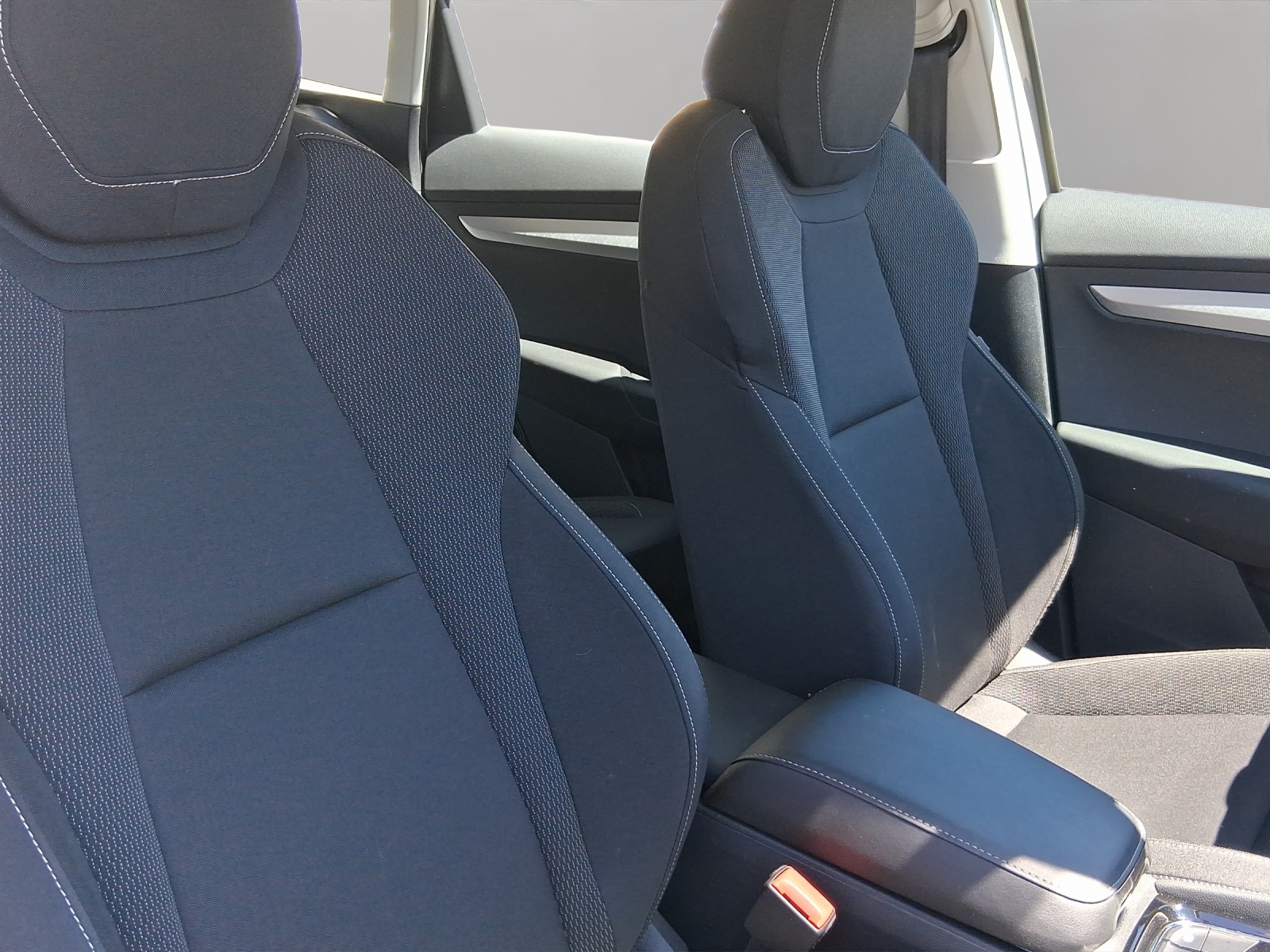 SKODA Karoq 1.5 TSI Ambition-image-17