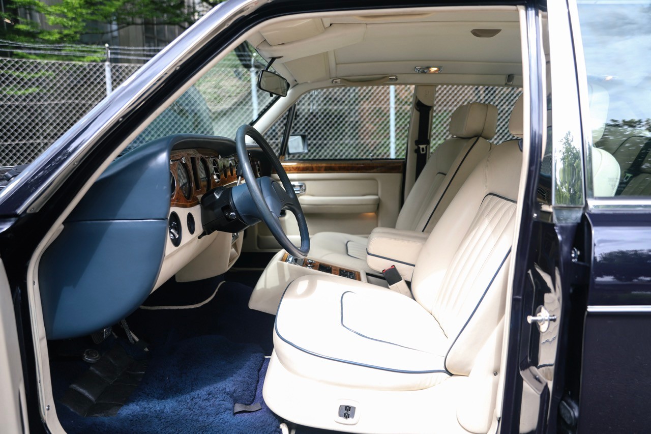 ROLLS-ROYCE Silver Spirit II-image-13
