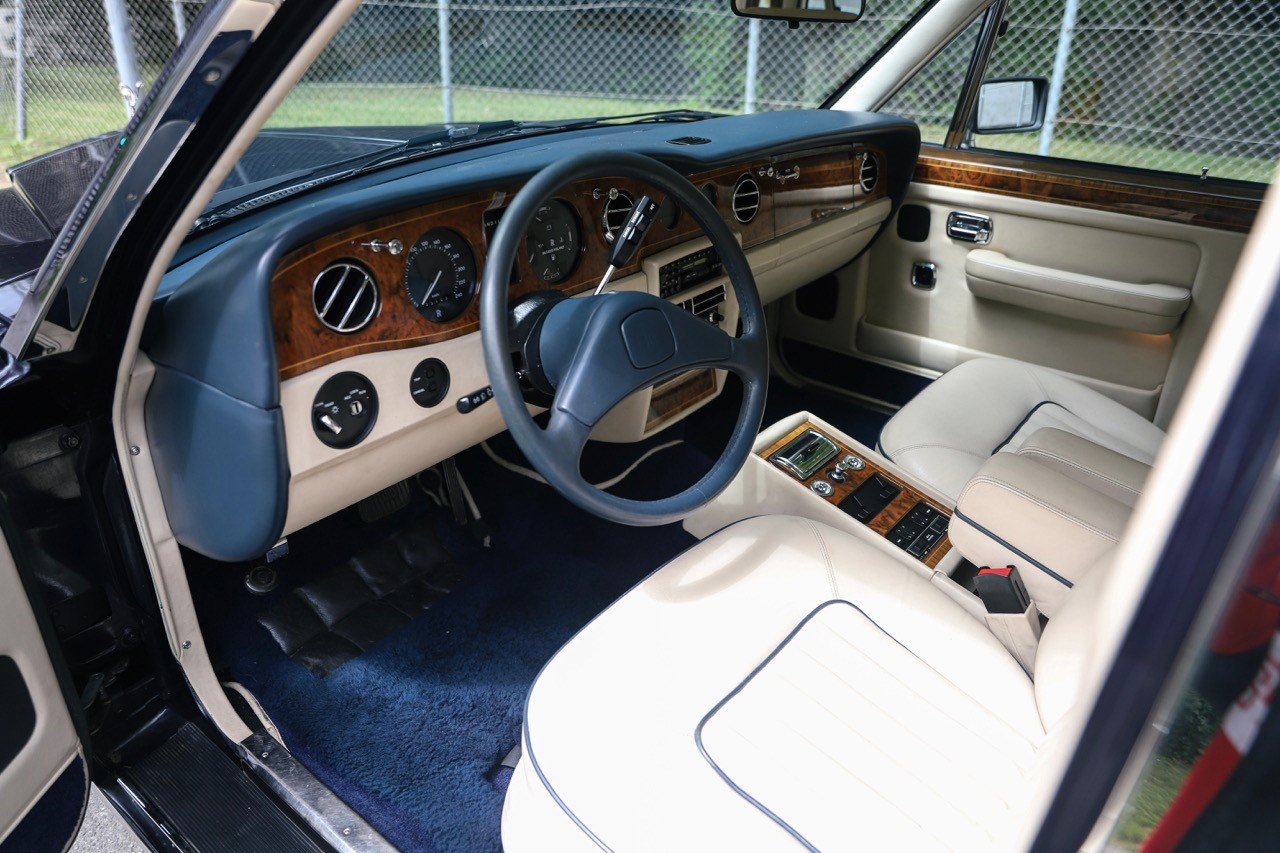 ROLLS-ROYCE Silver Spirit II-image-12