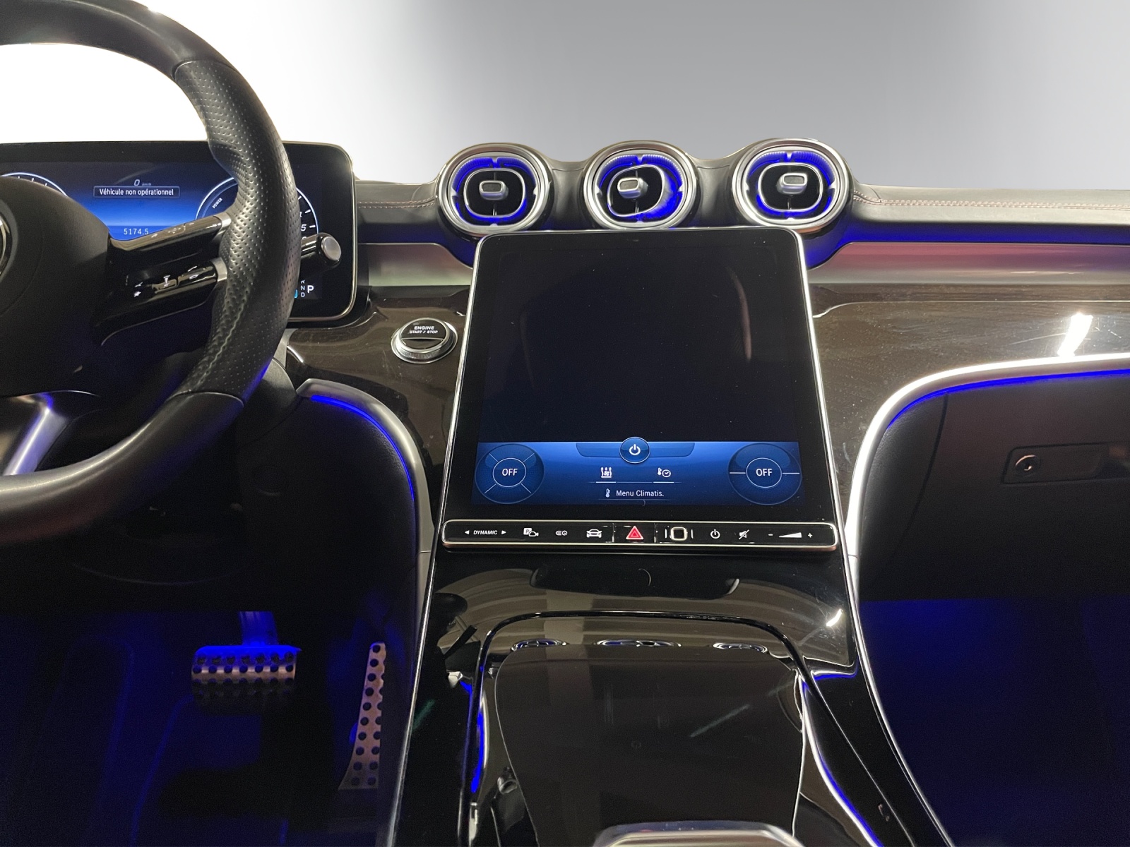 MERCEDES-BENZ C 300 e T AMG Line-image-12