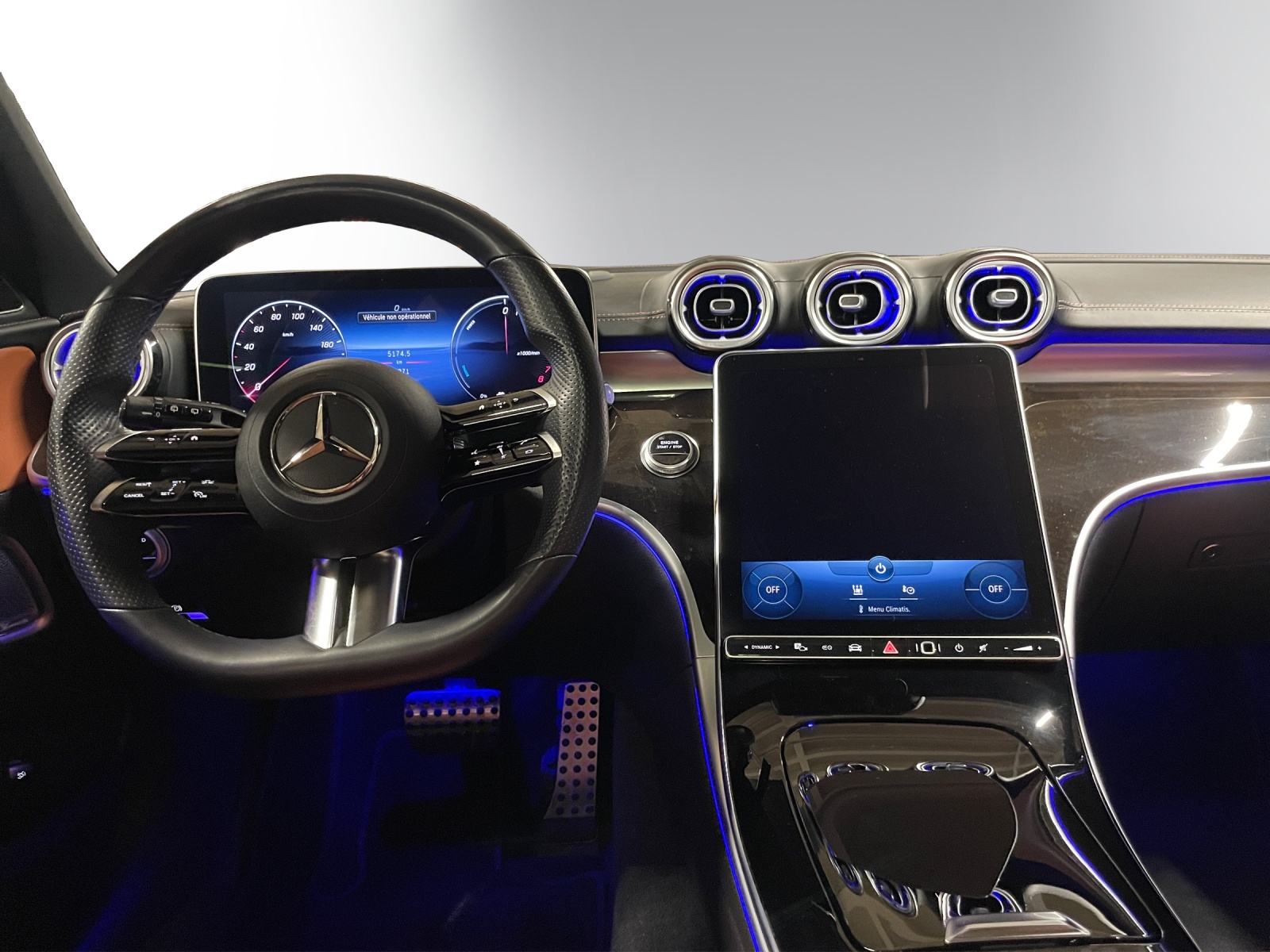 MERCEDES-BENZ C 300 e T AMG Line-image-11