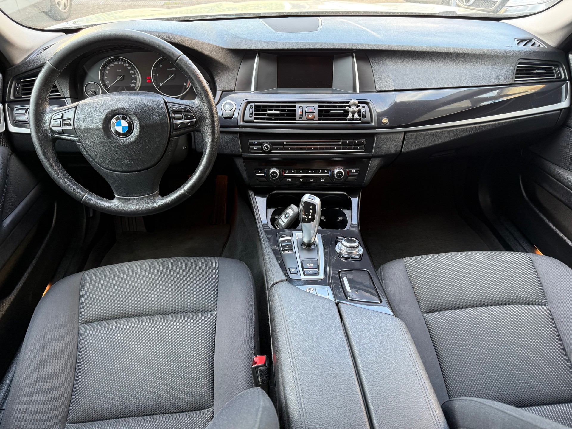 BMW 520d Touring xDrive Steptronic-image-4
