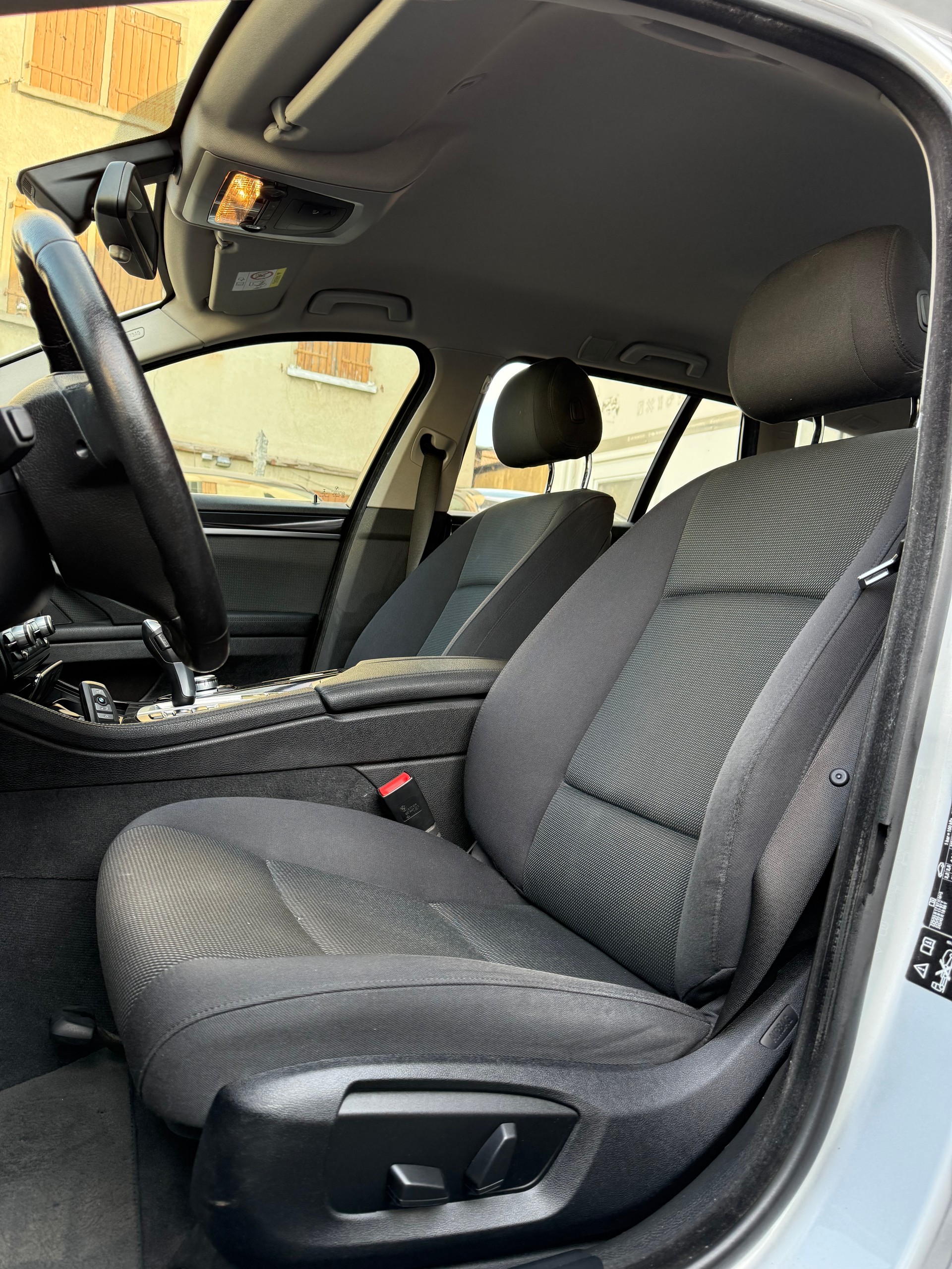 BMW 520d Touring xDrive Steptronic-image-5