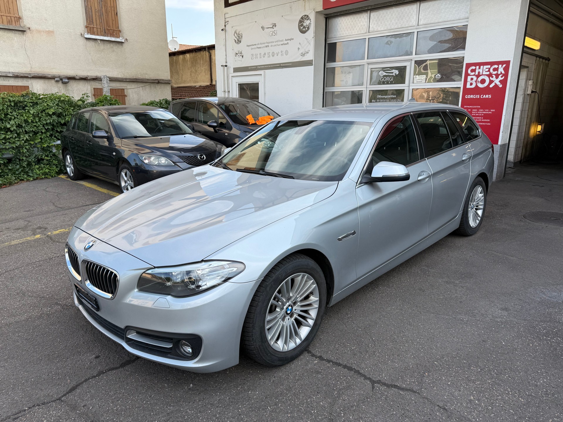 BMW 520d Touring xDrive Steptronic-image-0