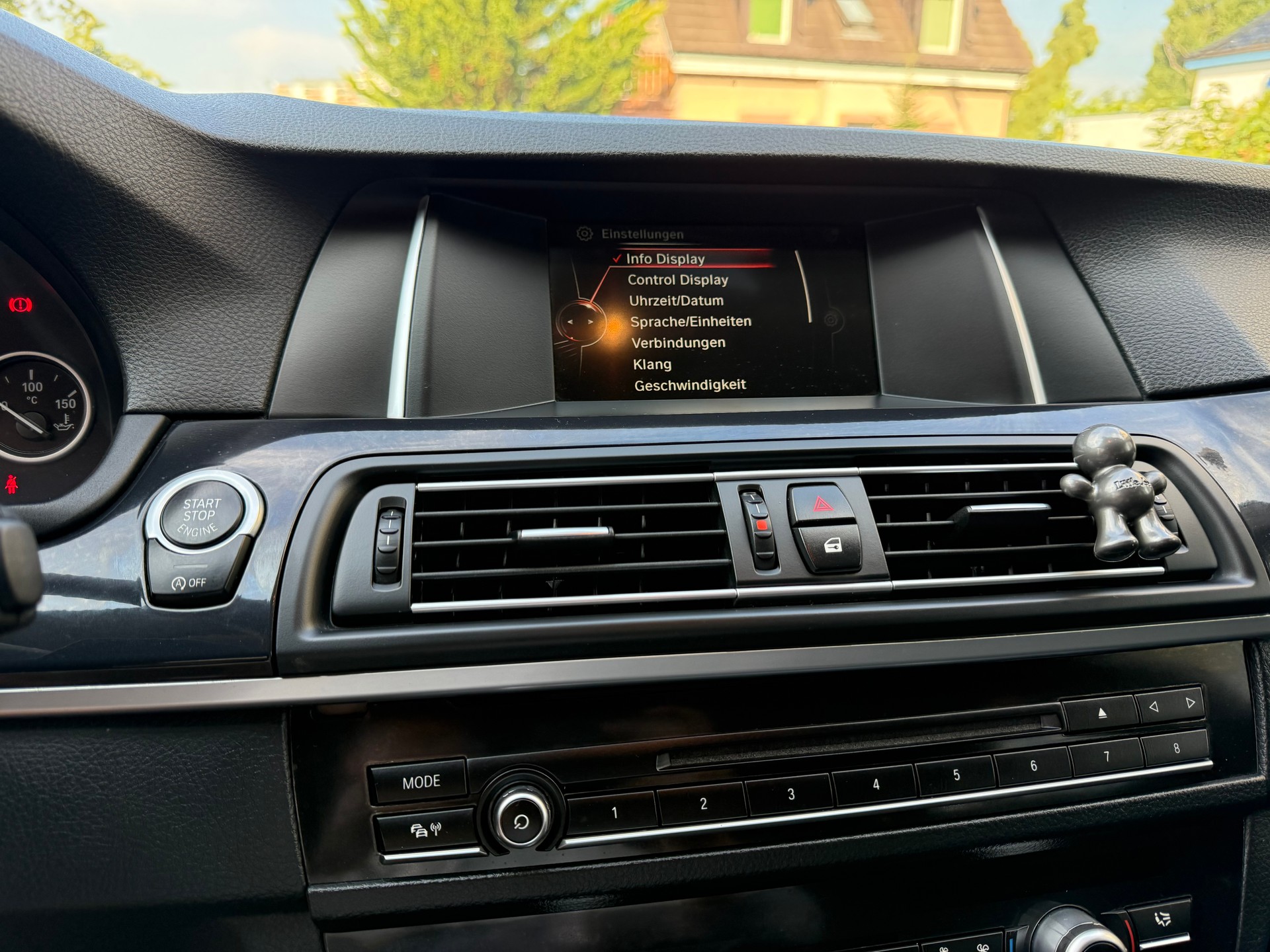 BMW 520d Touring xDrive Steptronic-image-10