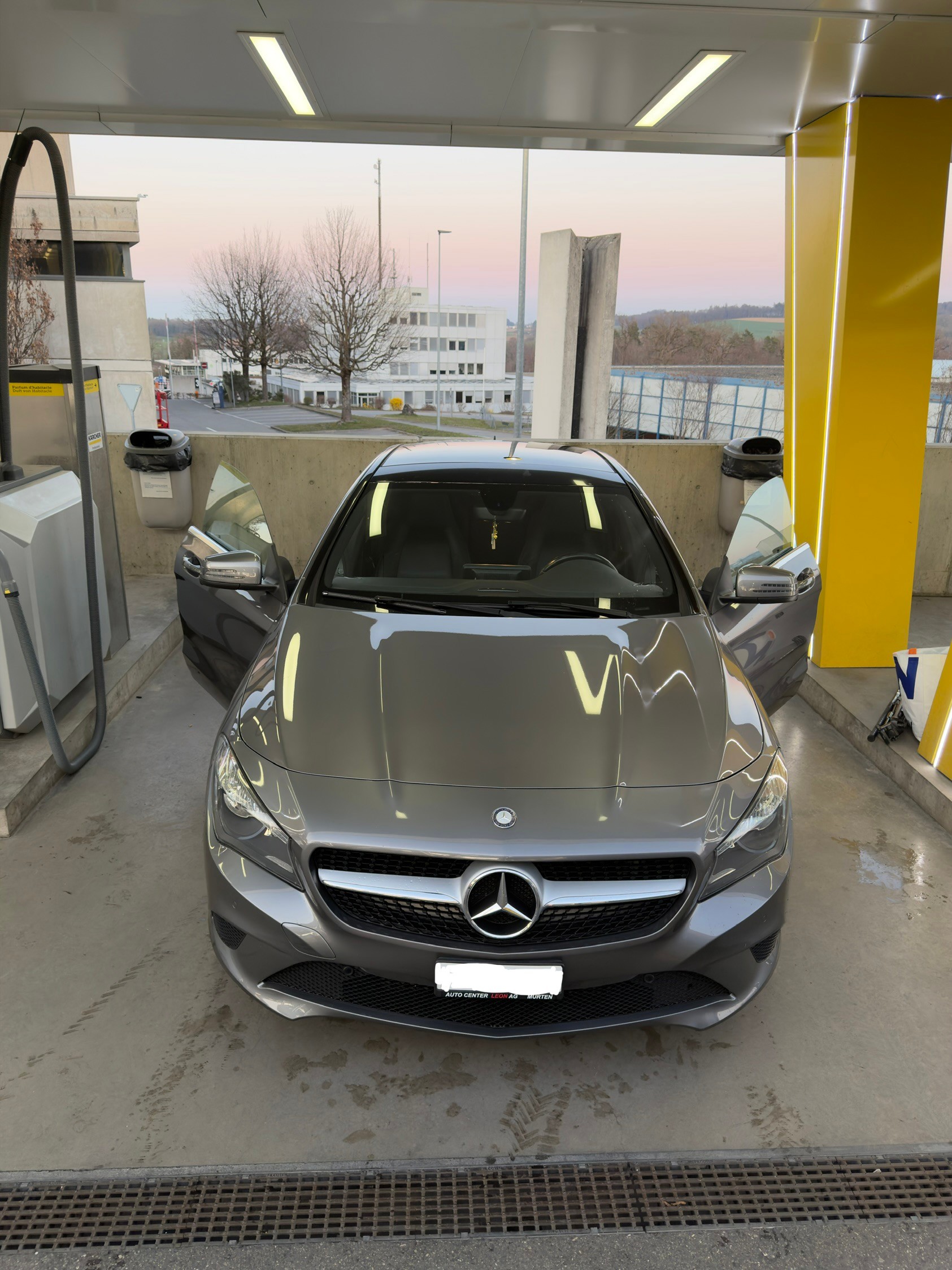 MERCEDES-BENZ CLA 200-image-0
