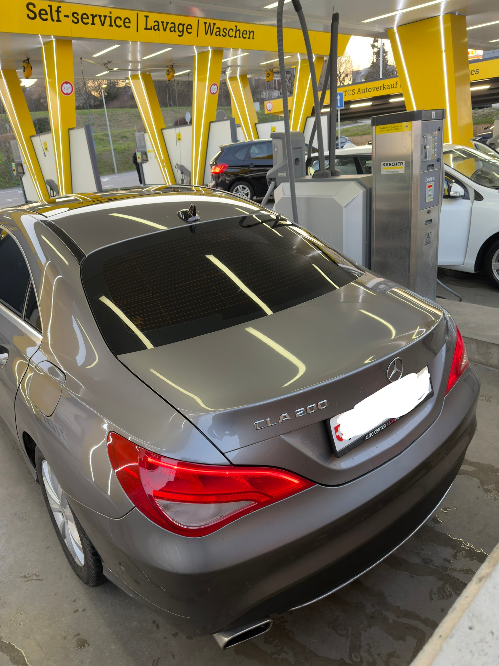 MERCEDES-BENZ CLA 200-image-1