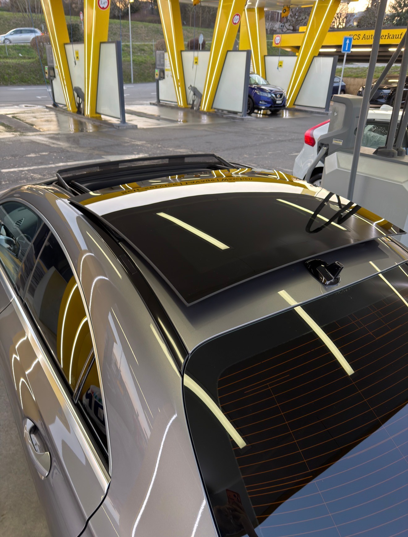 MERCEDES-BENZ CLA 200-image-2