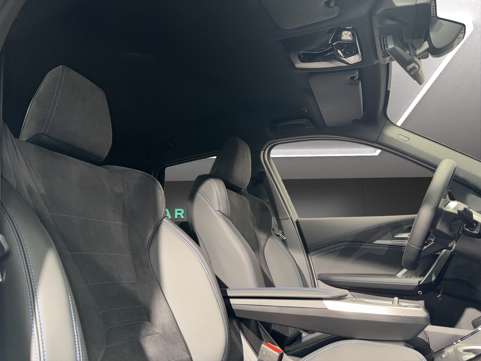 BMW iX1 20 eDrive-image-17