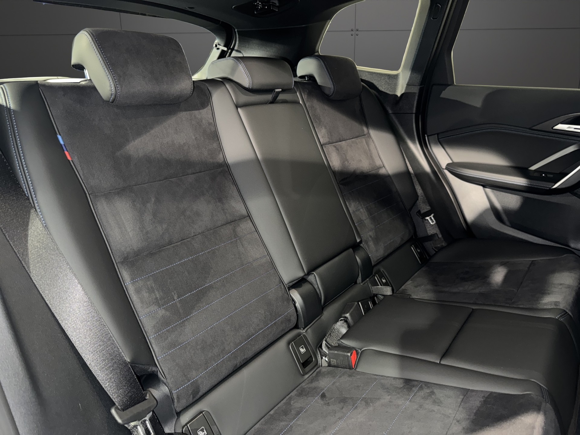 BMW iX1 20 eDrive-image-19