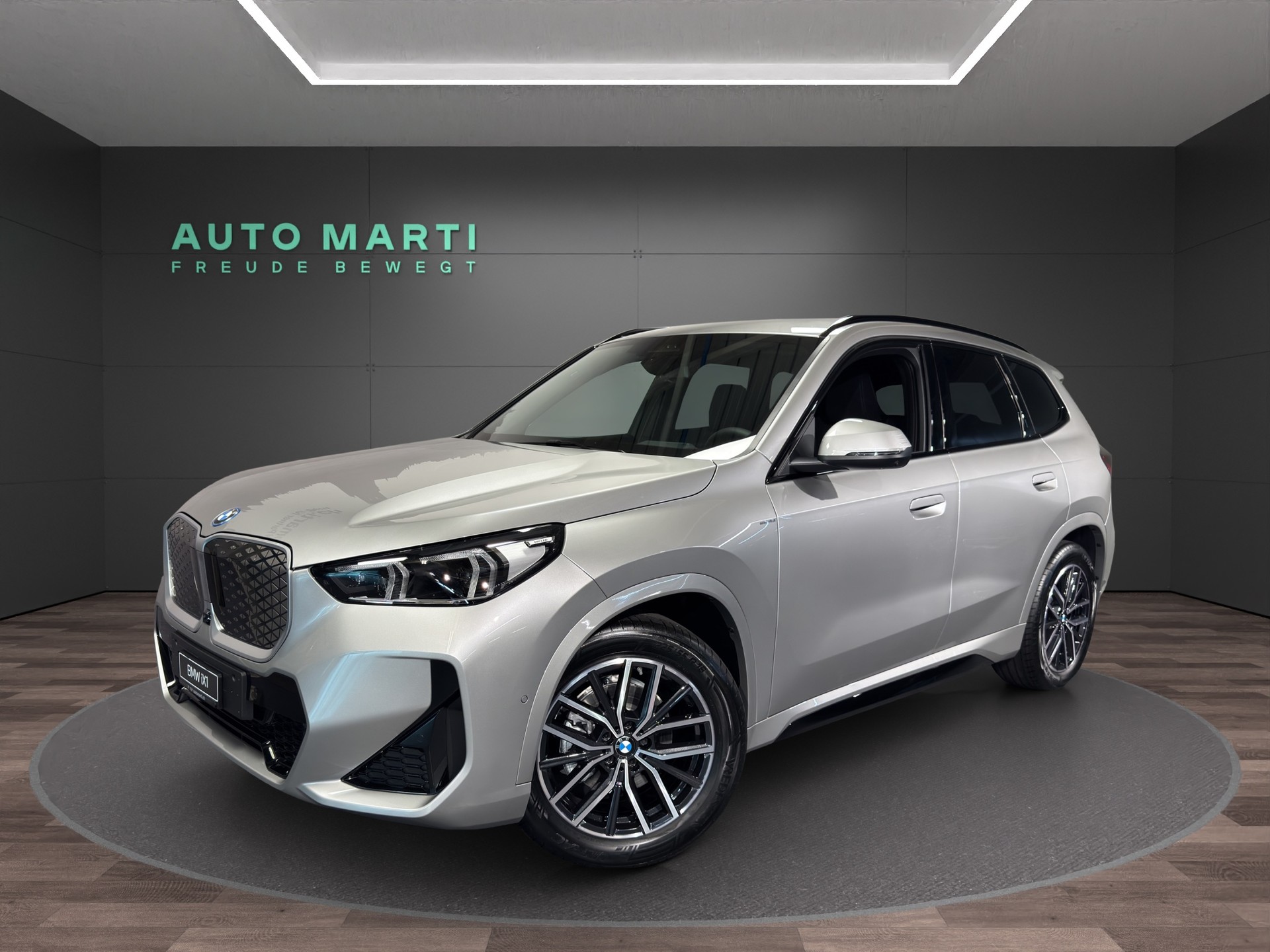 BMW iX1 20 eDrive-image-0