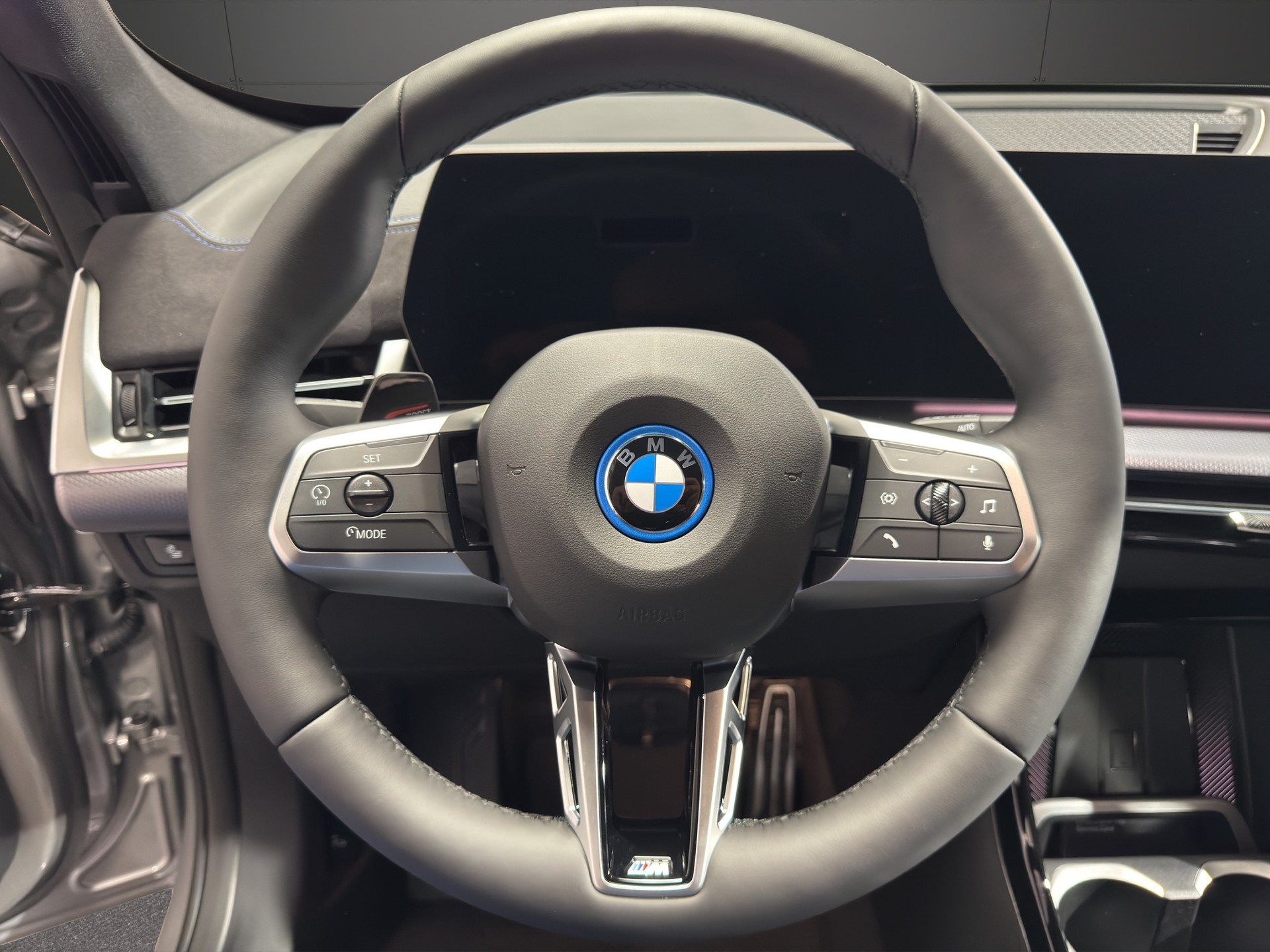 BMW iX1 20 eDrive-image-15