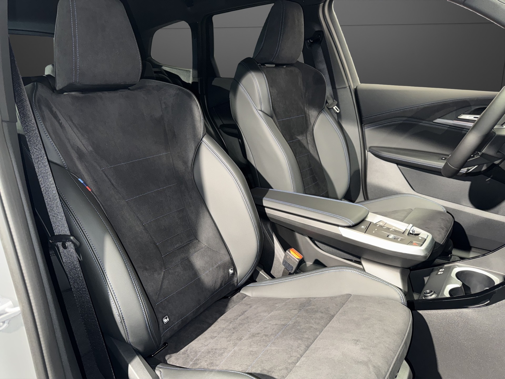 BMW iX1 20 eDrive-image-21