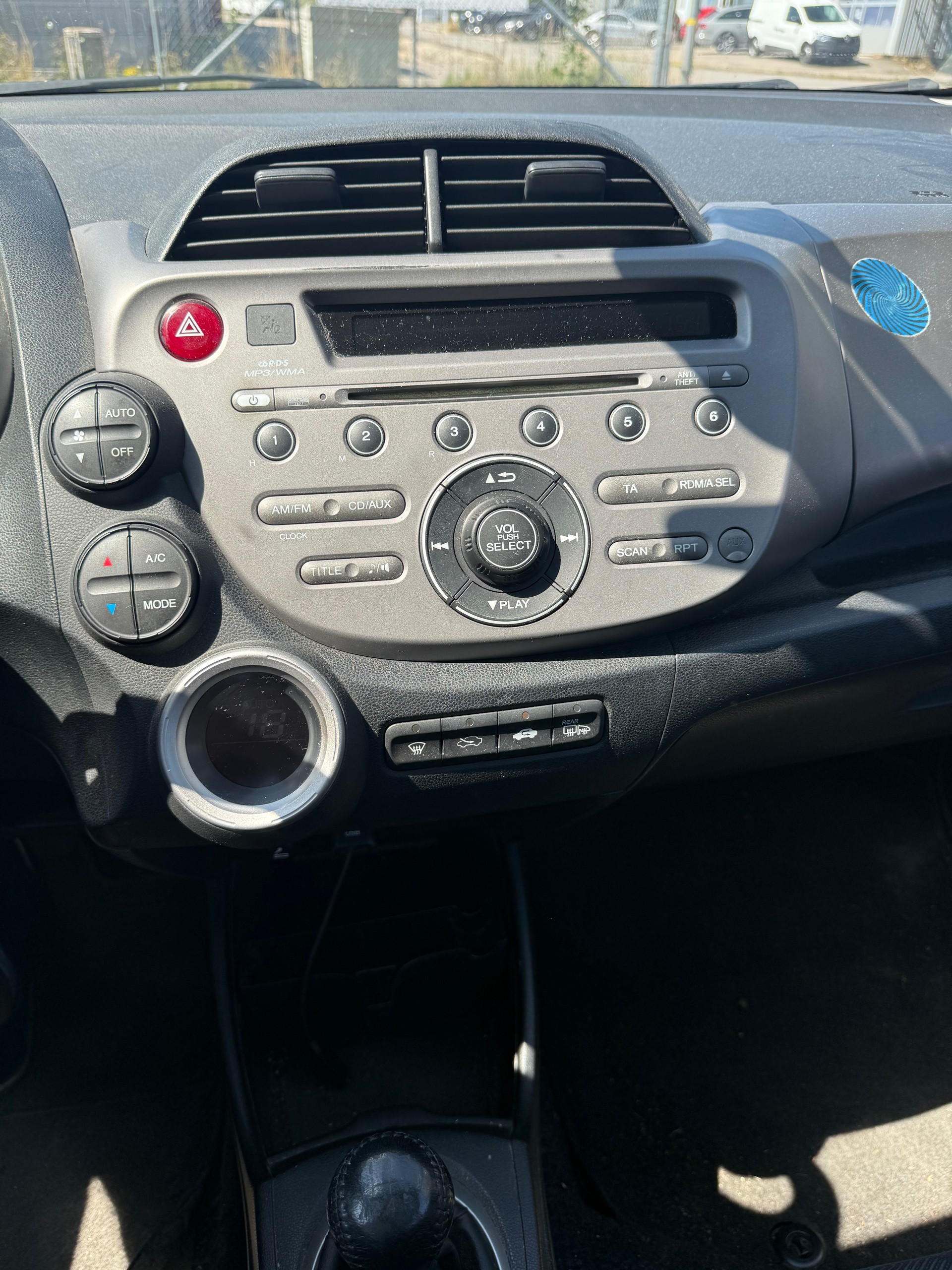 HONDA Jazz 1.4i Elegance i-Shift-image-9