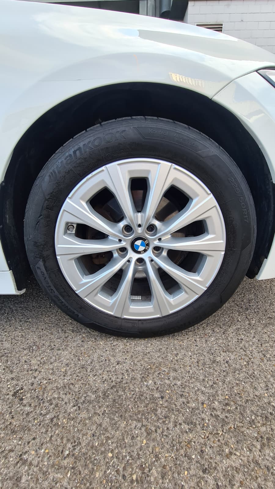 BMW 320d xDrive 48V Touring Steptronic ** Teil-Leder ** Gr-Navi ** Sitzheizung ** PDC Vorne + Hinten ** Frisch Ab MFK & Service **-image-22