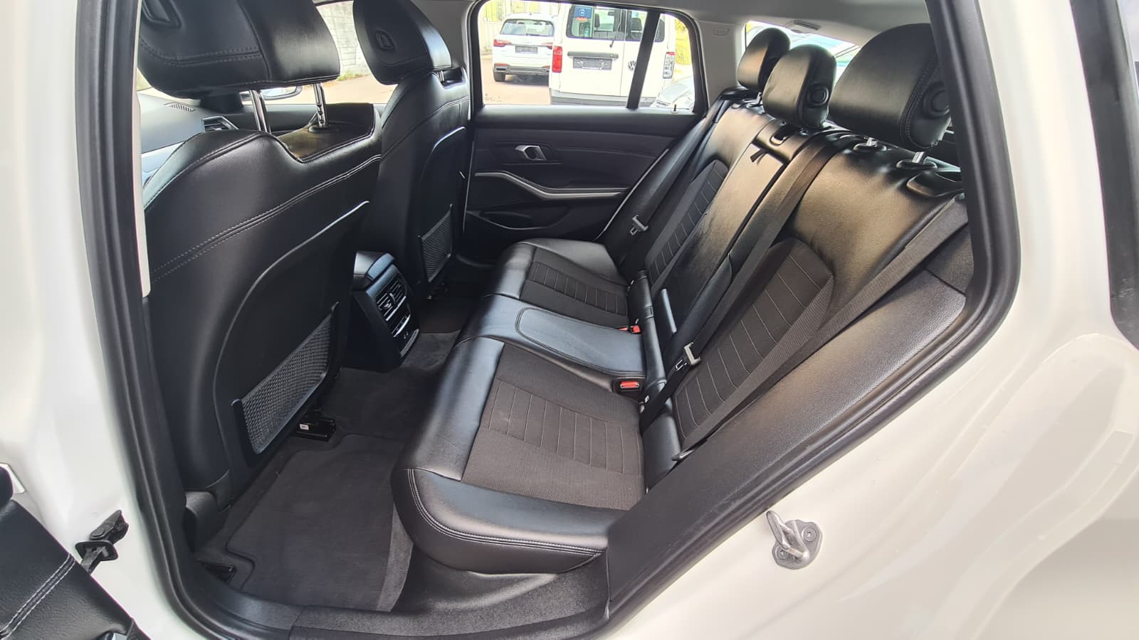 BMW 320d xDrive 48V Touring Steptronic ** Teil-Leder ** Gr-Navi ** Sitzheizung ** PDC Vorne + Hinten ** Frisch Ab MFK & Service **-image-21