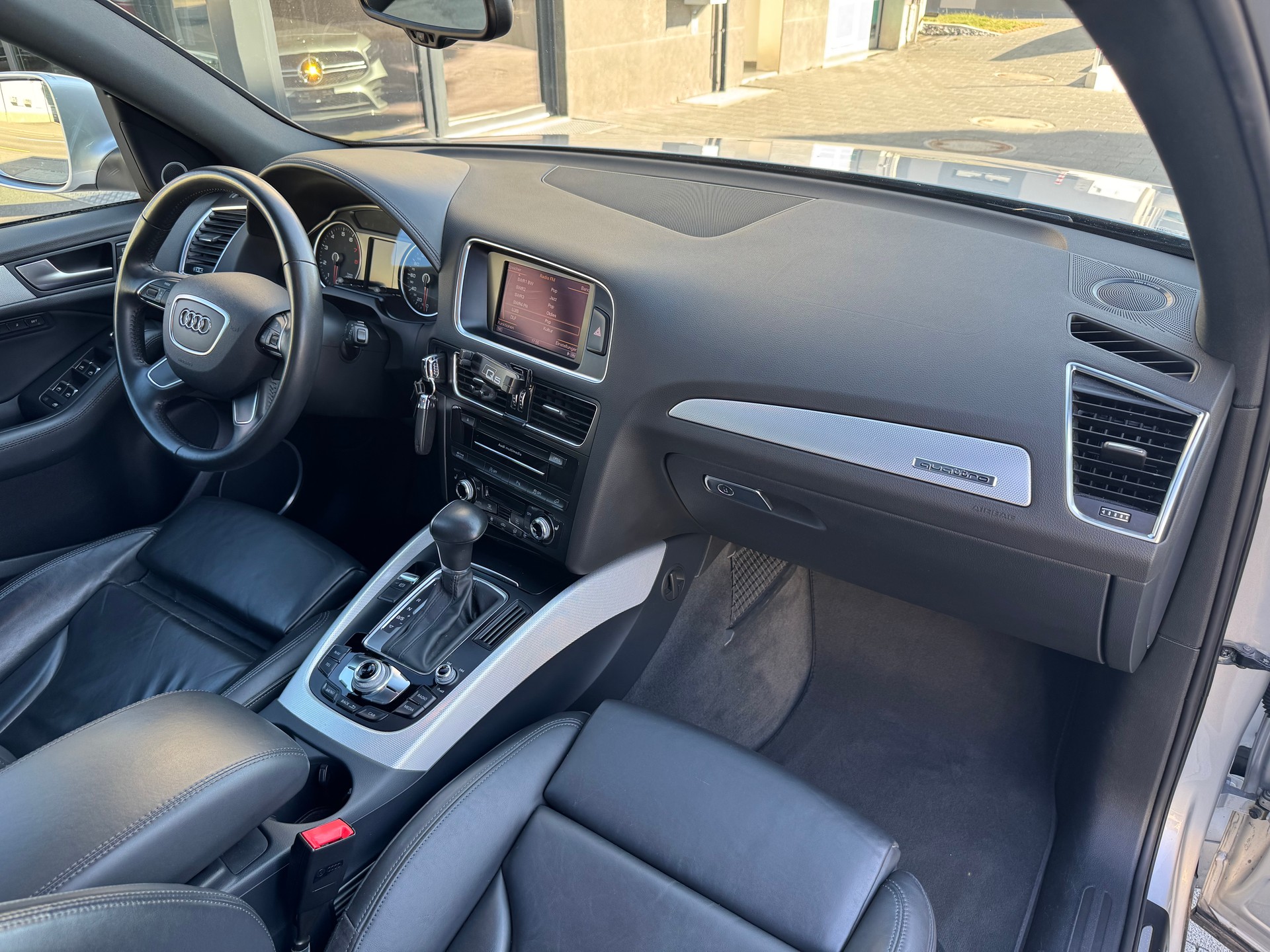 AUDI Q5 3.0 TFSI S Line quattro tiptronic-image-11