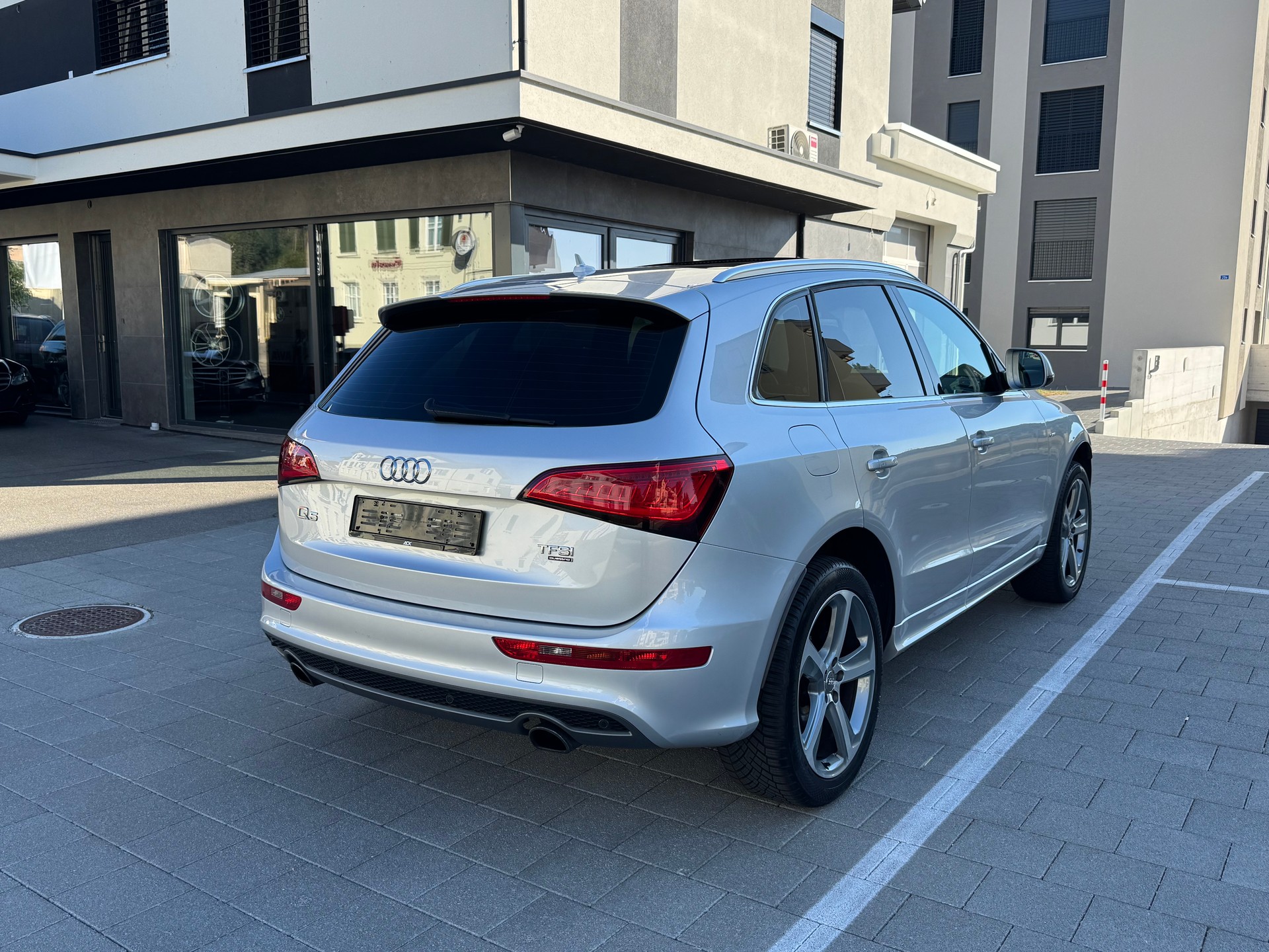 AUDI Q5 3.0 TFSI S Line quattro tiptronic-image-2