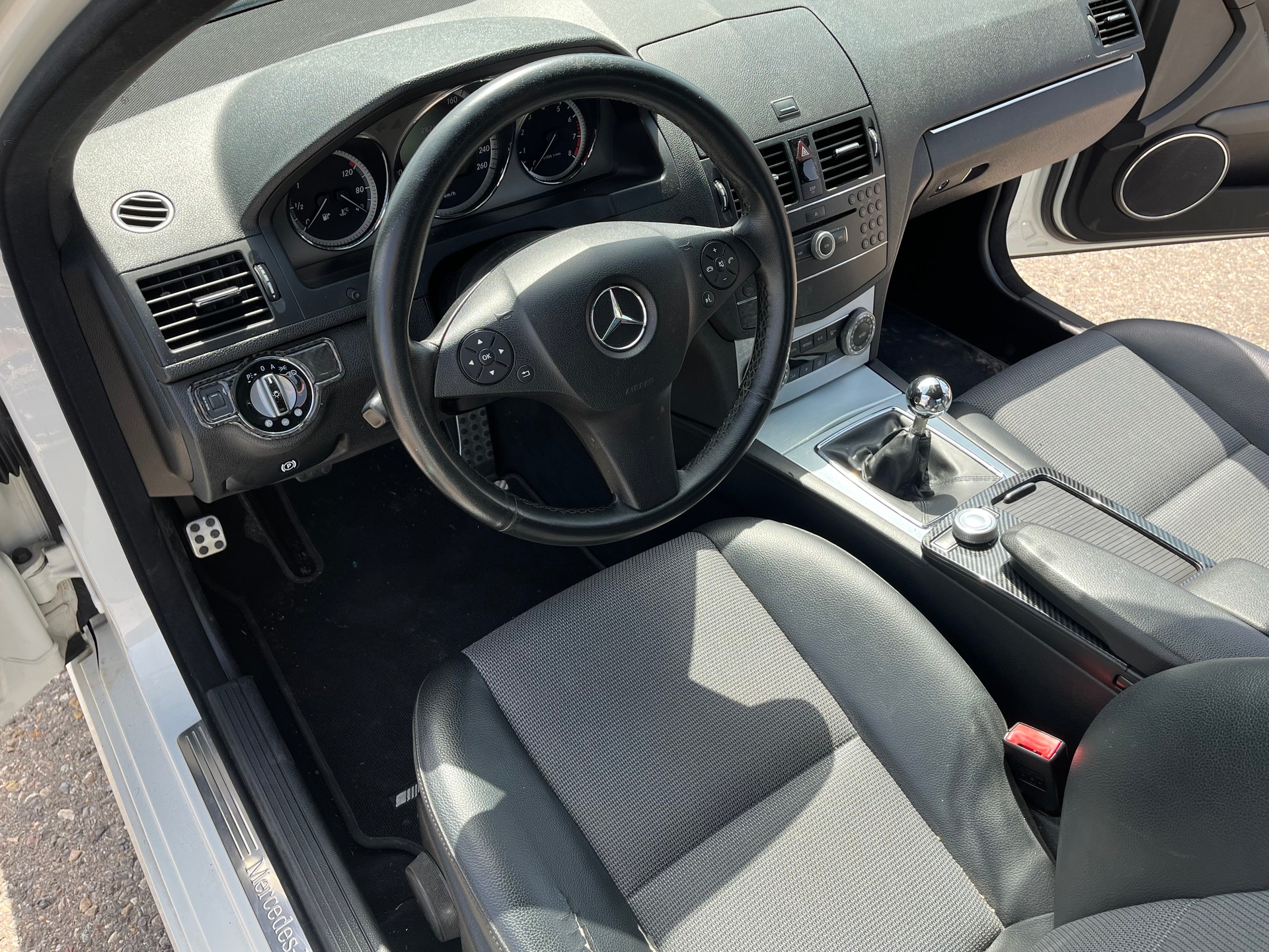 MERCEDES-BENZ C 180 Kompressor Avantgarde-image-10