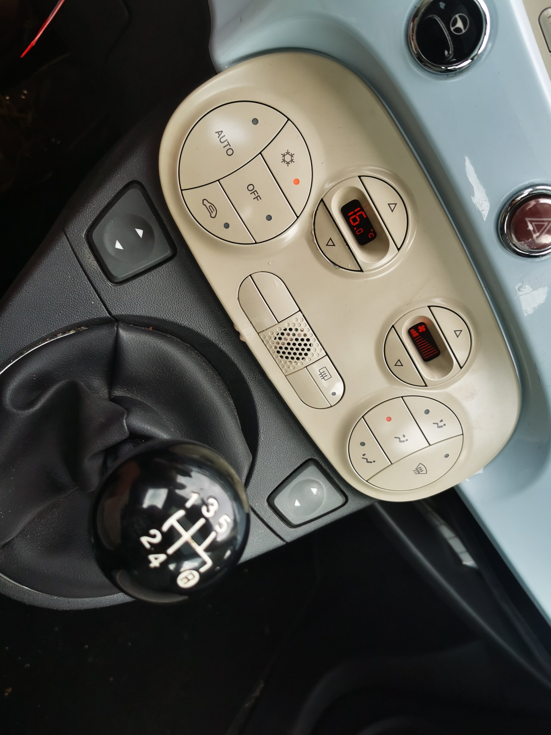 FIAT 500 1.2 Lounge-image-11
