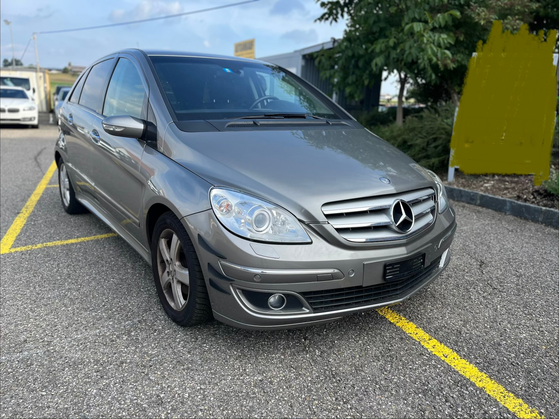 MERCEDES-BENZ Automat mit Klimaanlage und Alufelgen mit Winterreifen B04-image-2