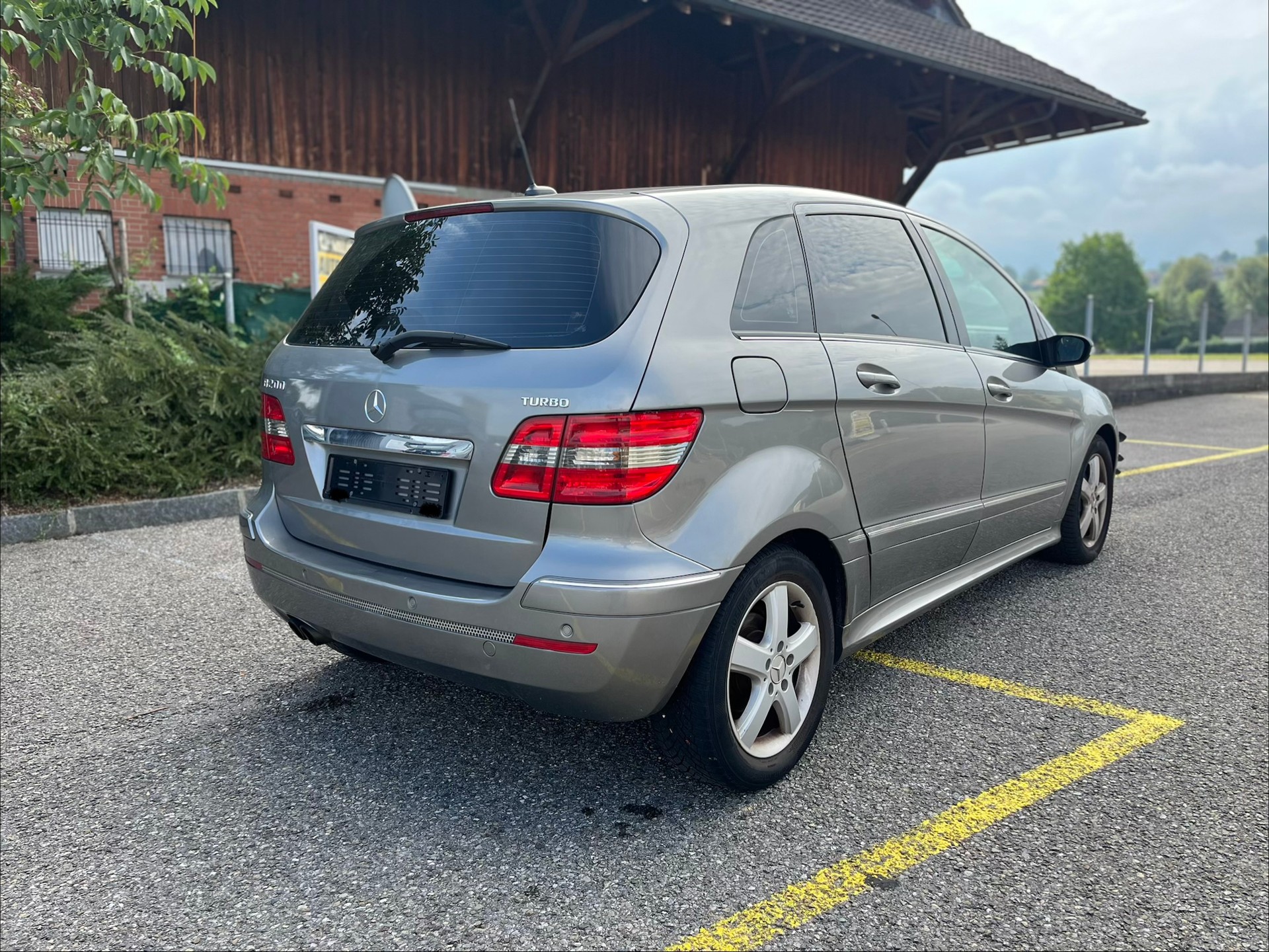 MERCEDES-BENZ Automat mit Klimaanlage und Alufelgen mit Winterreifen B04-image-5