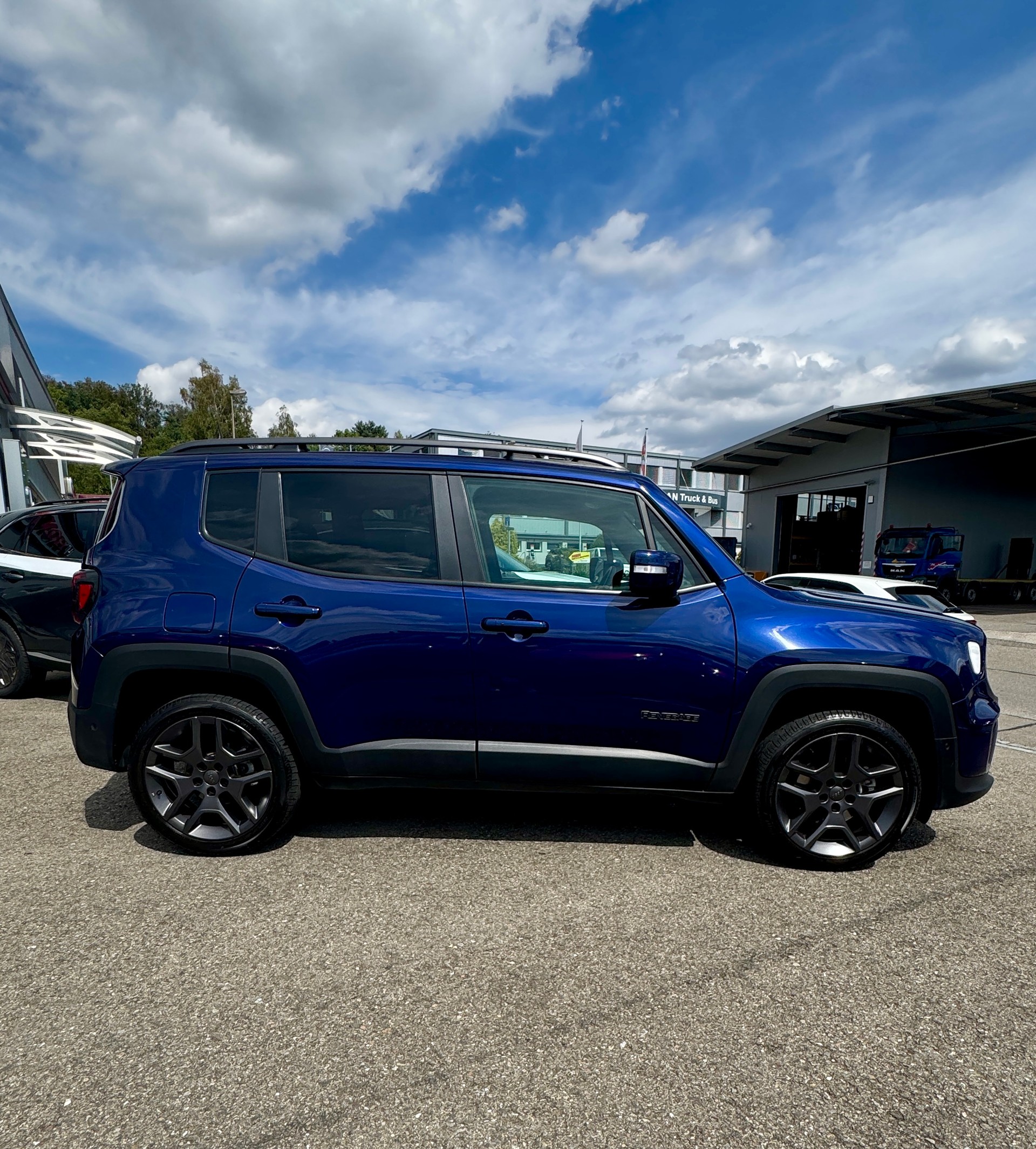 JEEP Renegade 1.3 Turbo Limited AWD-showroom-element-3