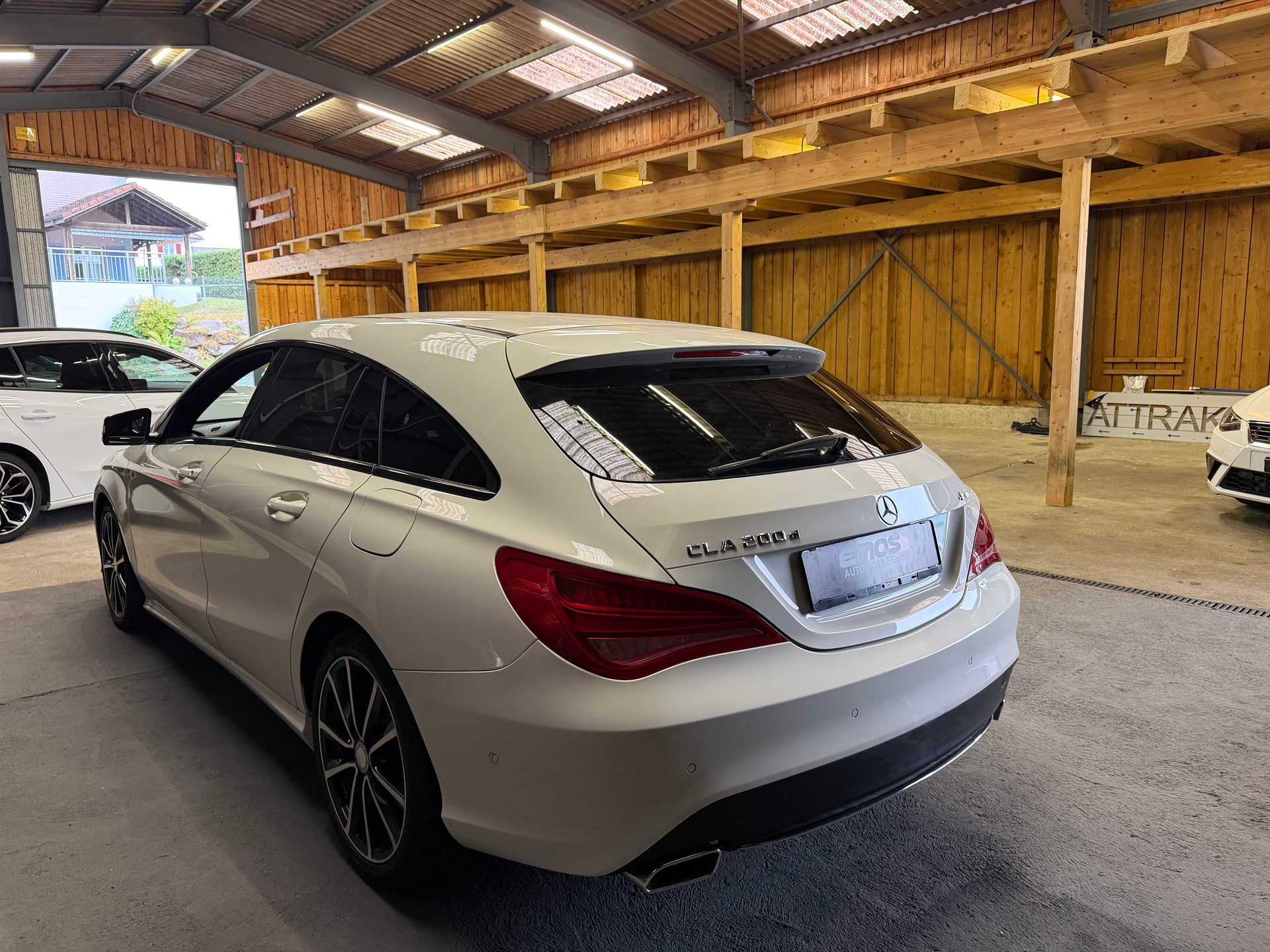 MERCEDES-BENZ CLA Shooting Brake 200 d-image-5
